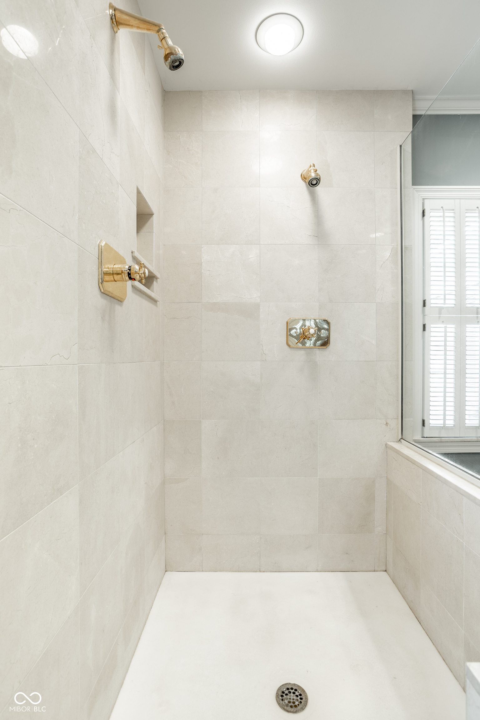 8121 N Illinois Street