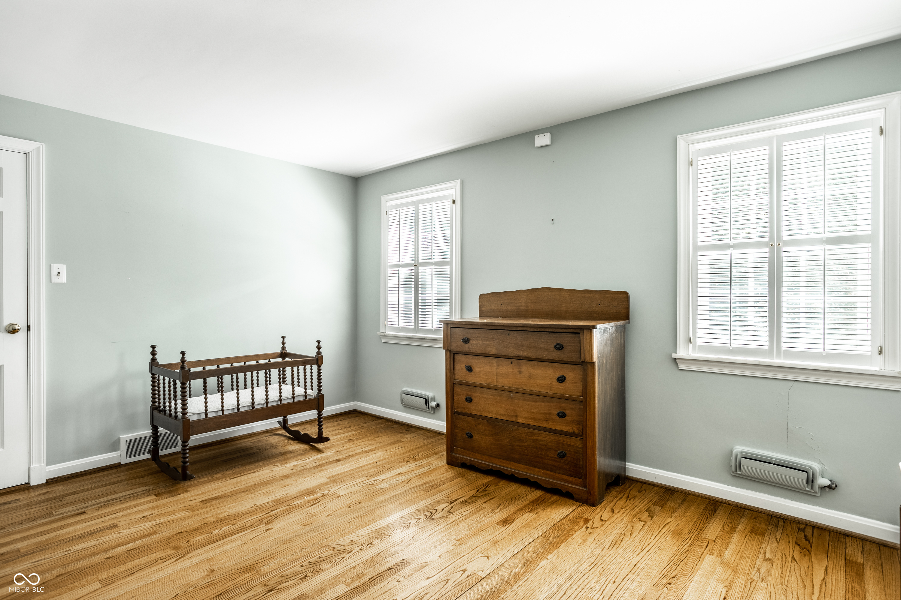 8121 N Illinois Street