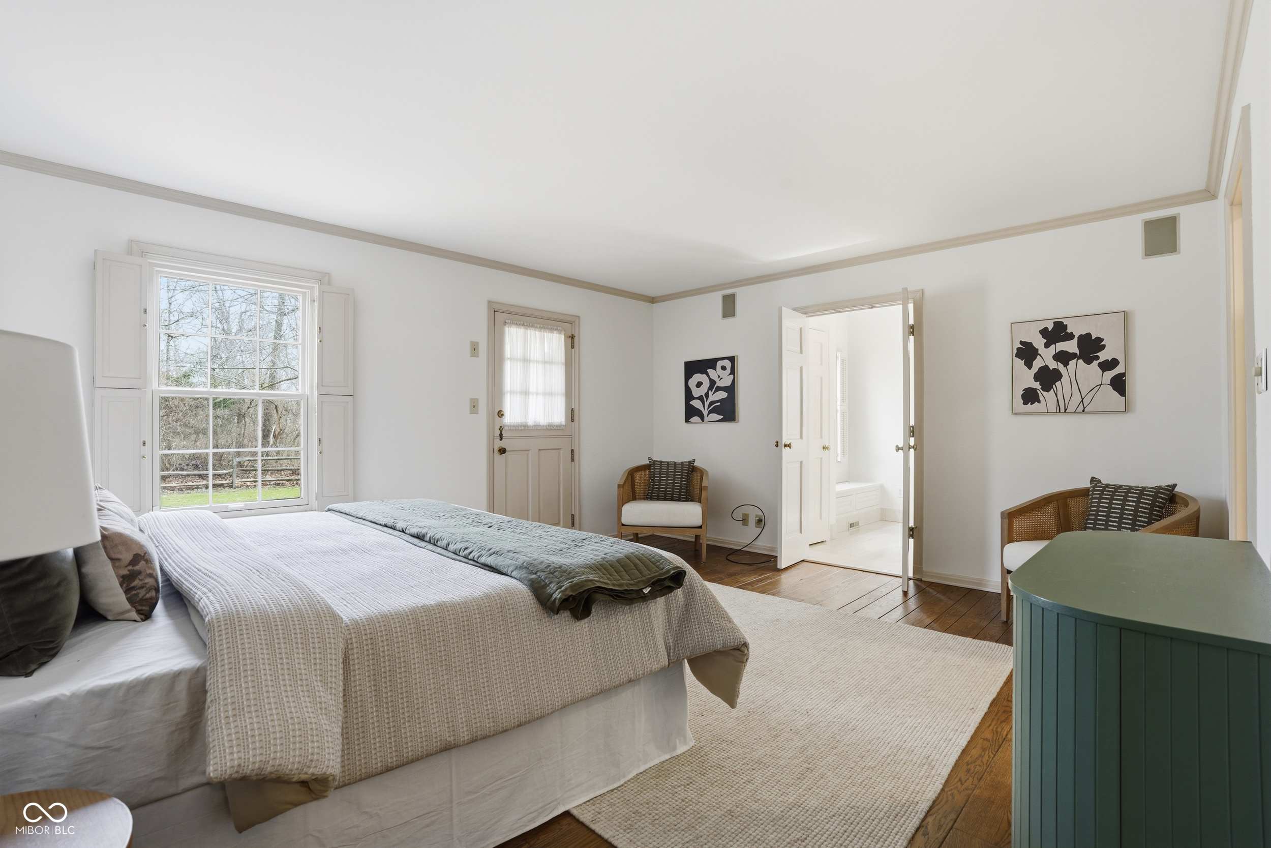 8121 N Illinois Street