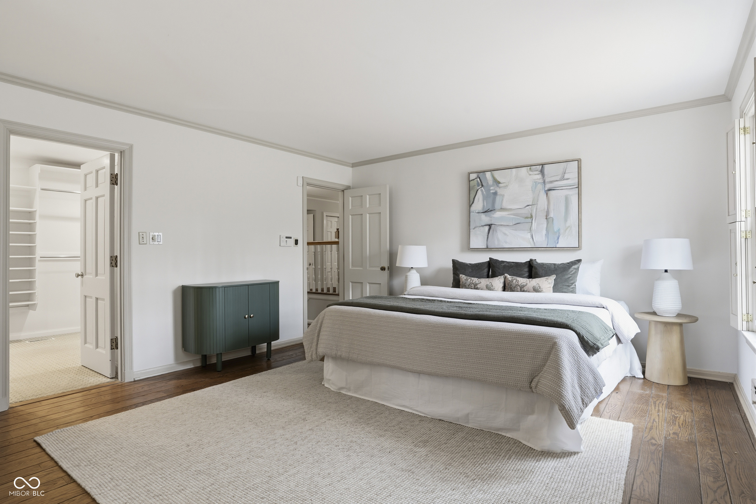 8121 N Illinois Street