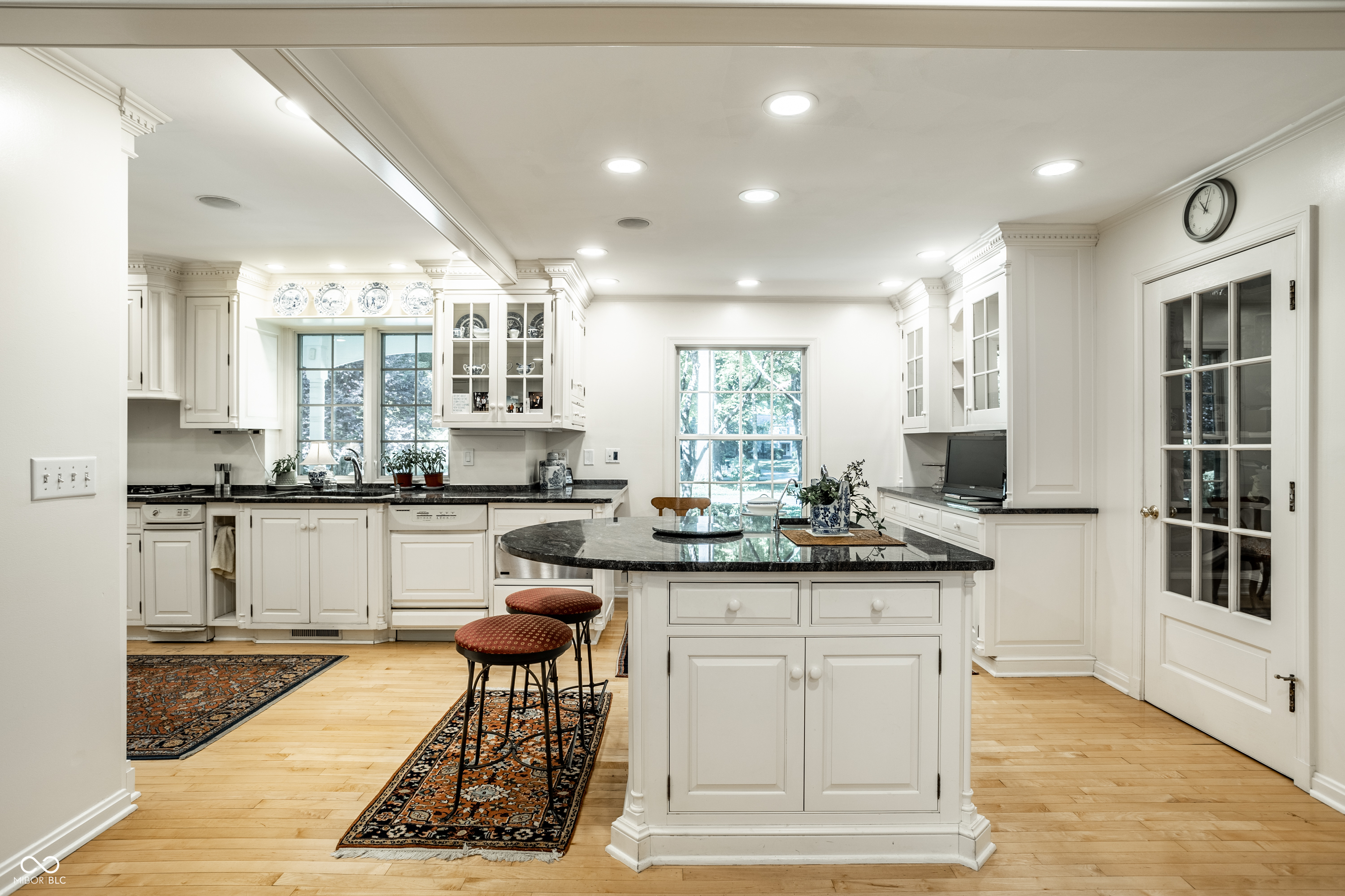 8121 N Illinois Street