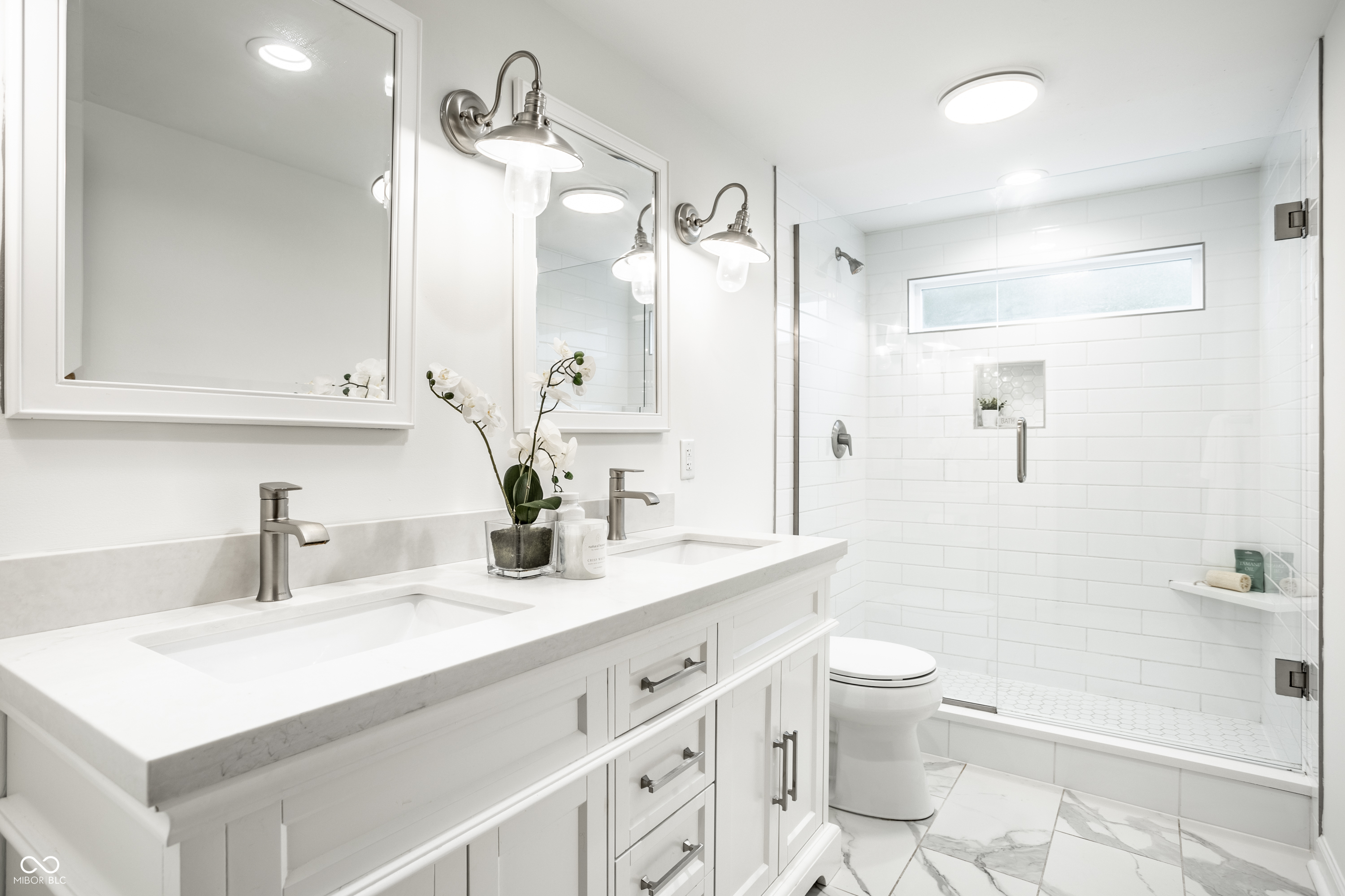 5680 N Delaware Street