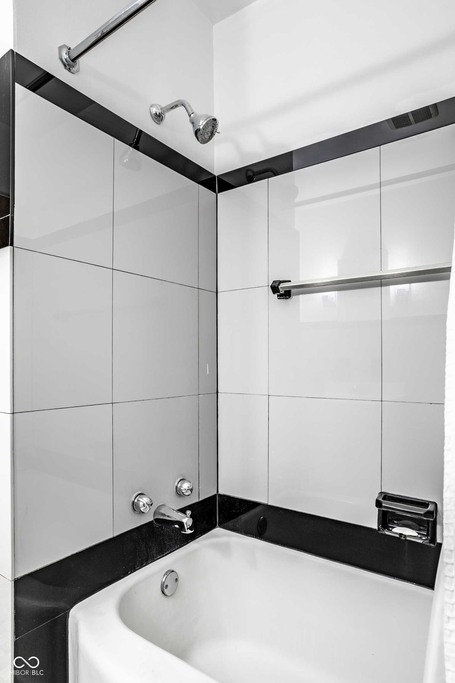 5680 N Delaware Street