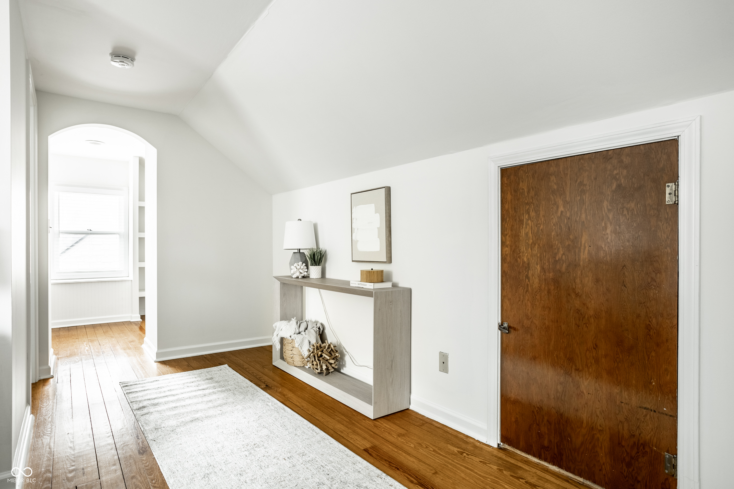 5680 N Delaware Street