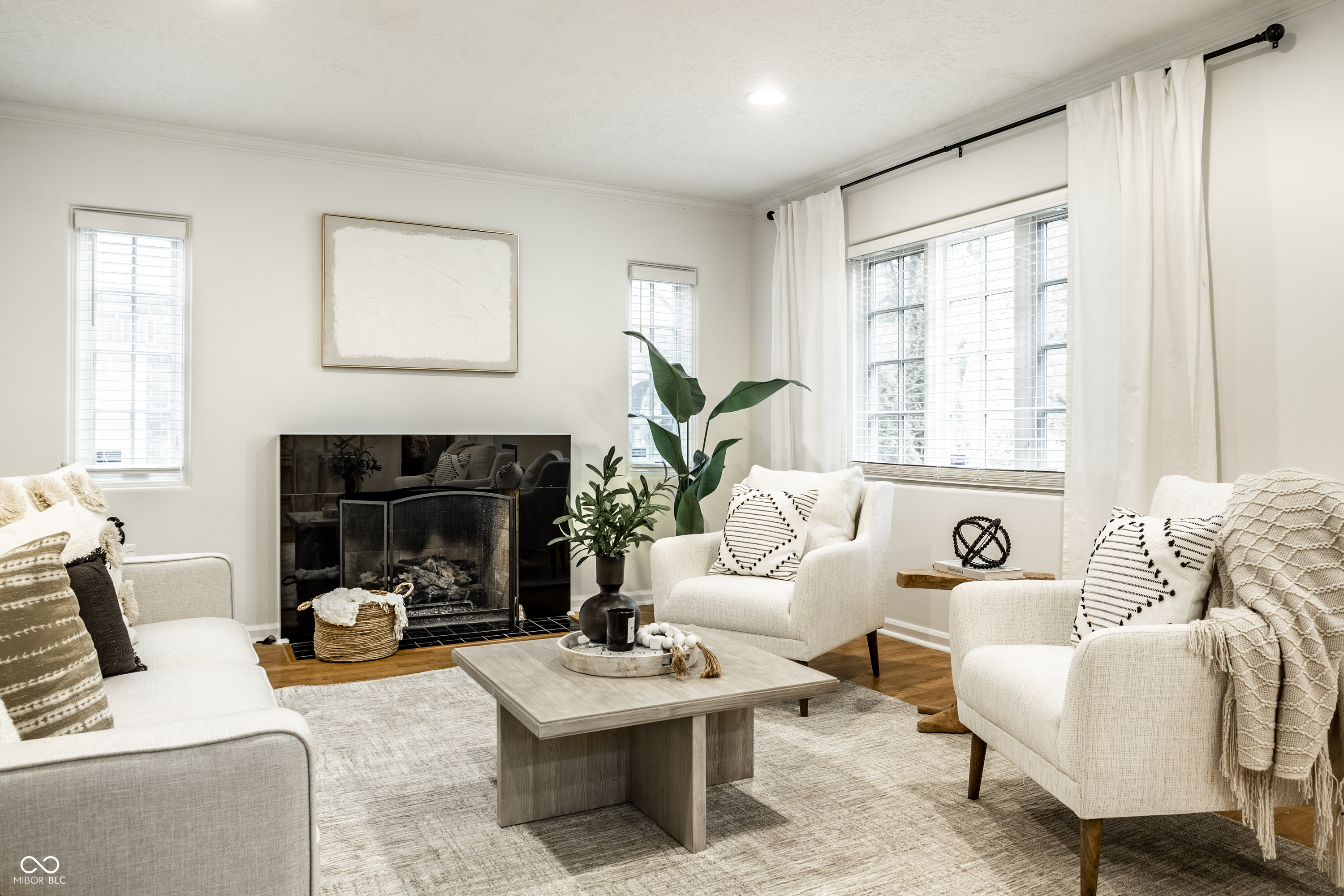 5680 N Delaware Street