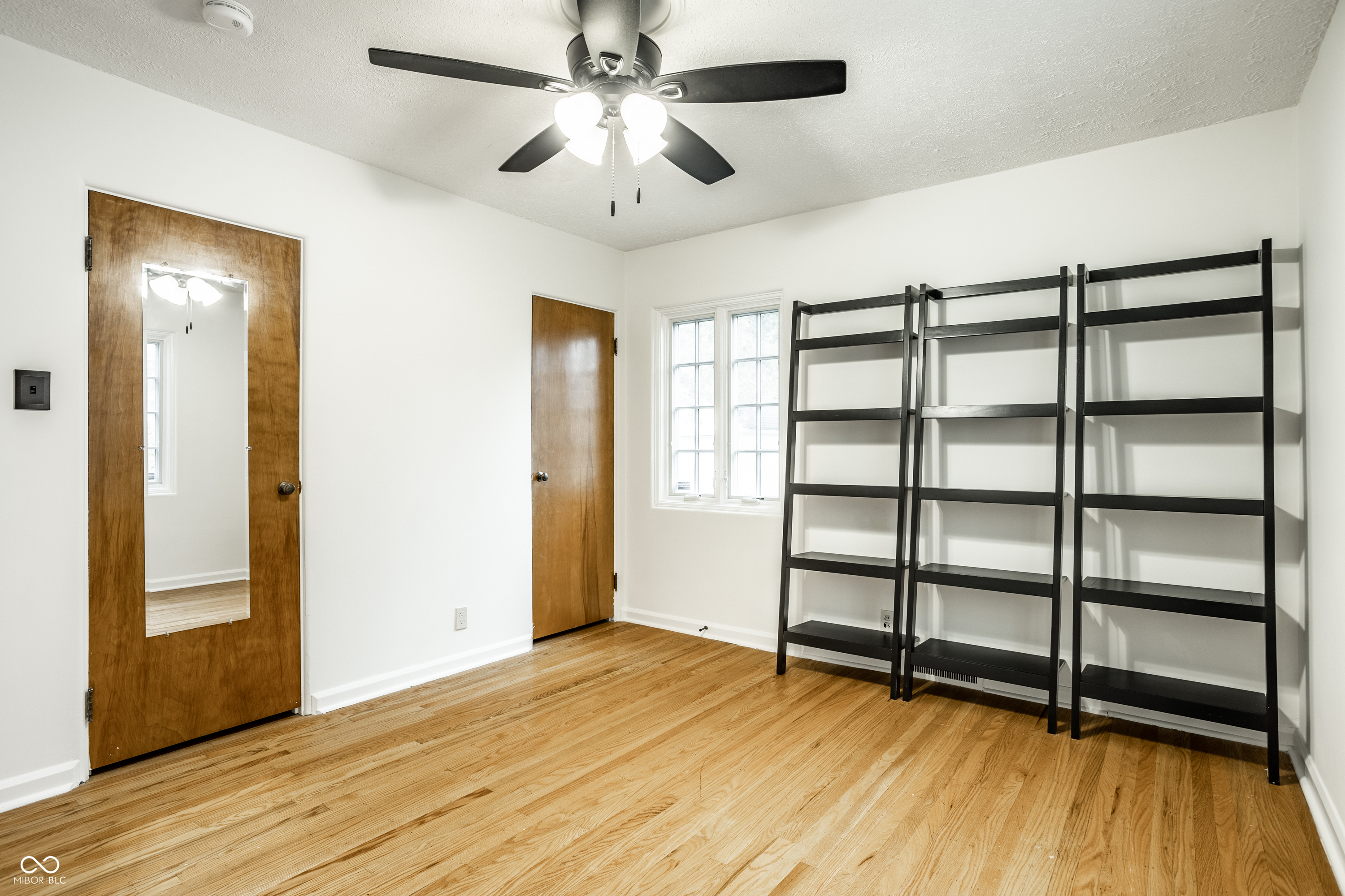 5680 N Delaware Street