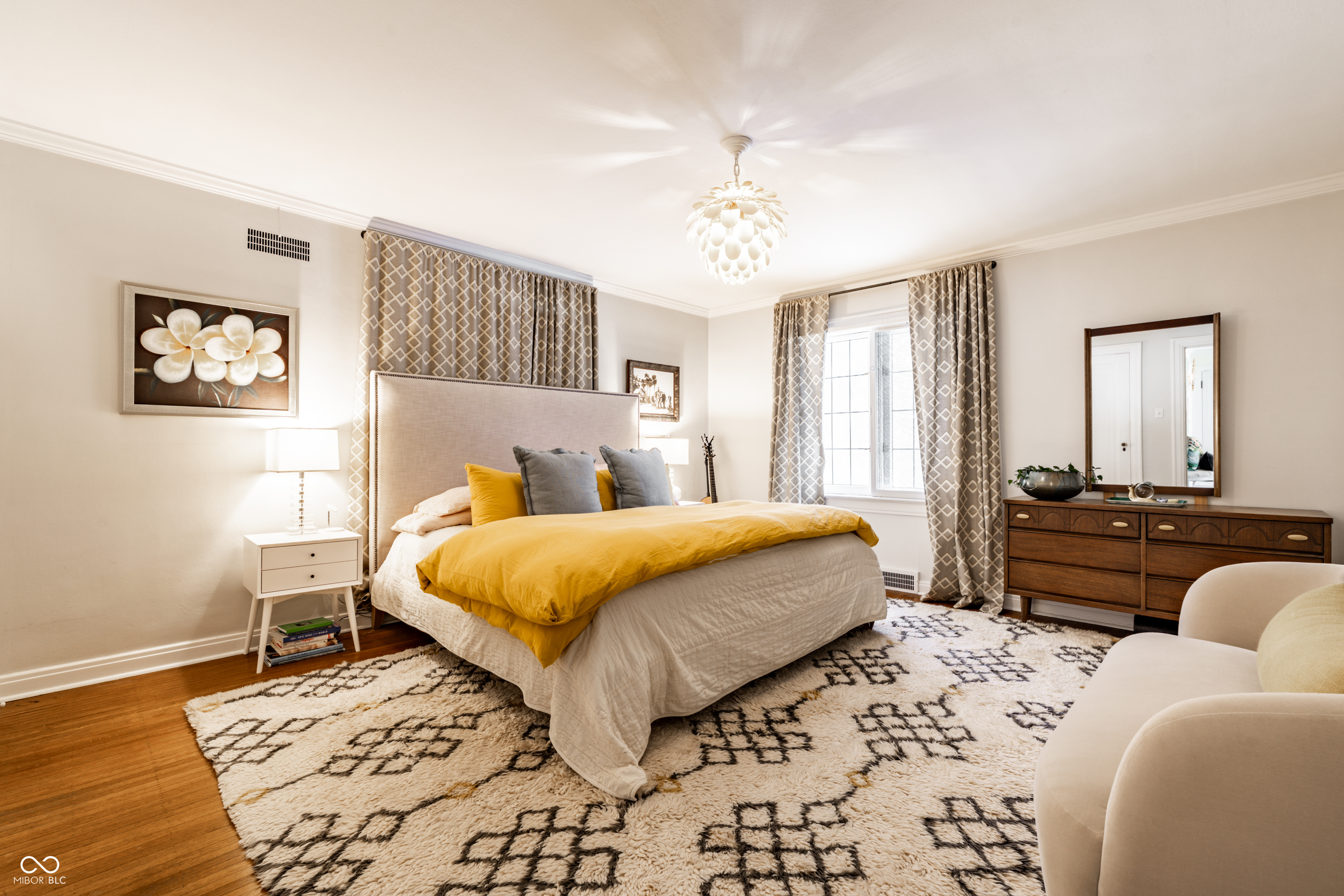 5502 Washington Boulevard