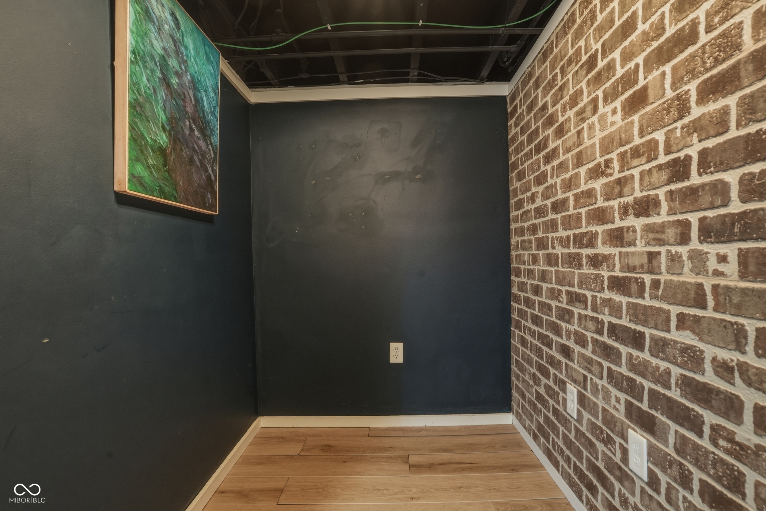 6046 Primrose Avenue