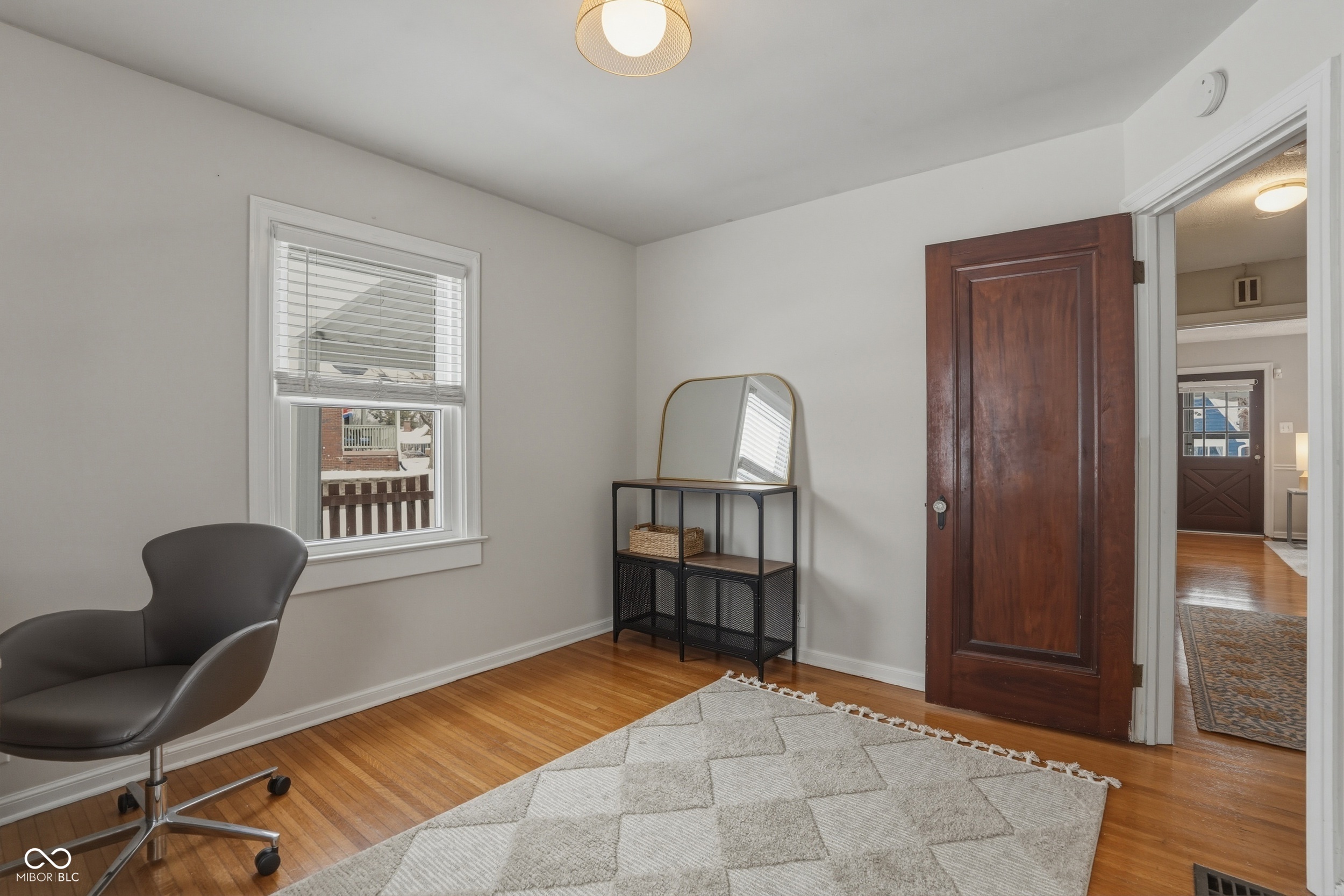 6046 Primrose Avenue