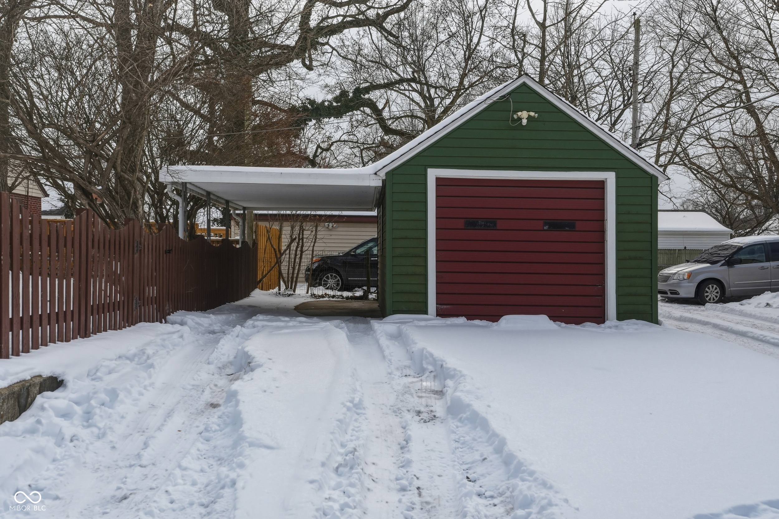 6046 Primrose Avenue