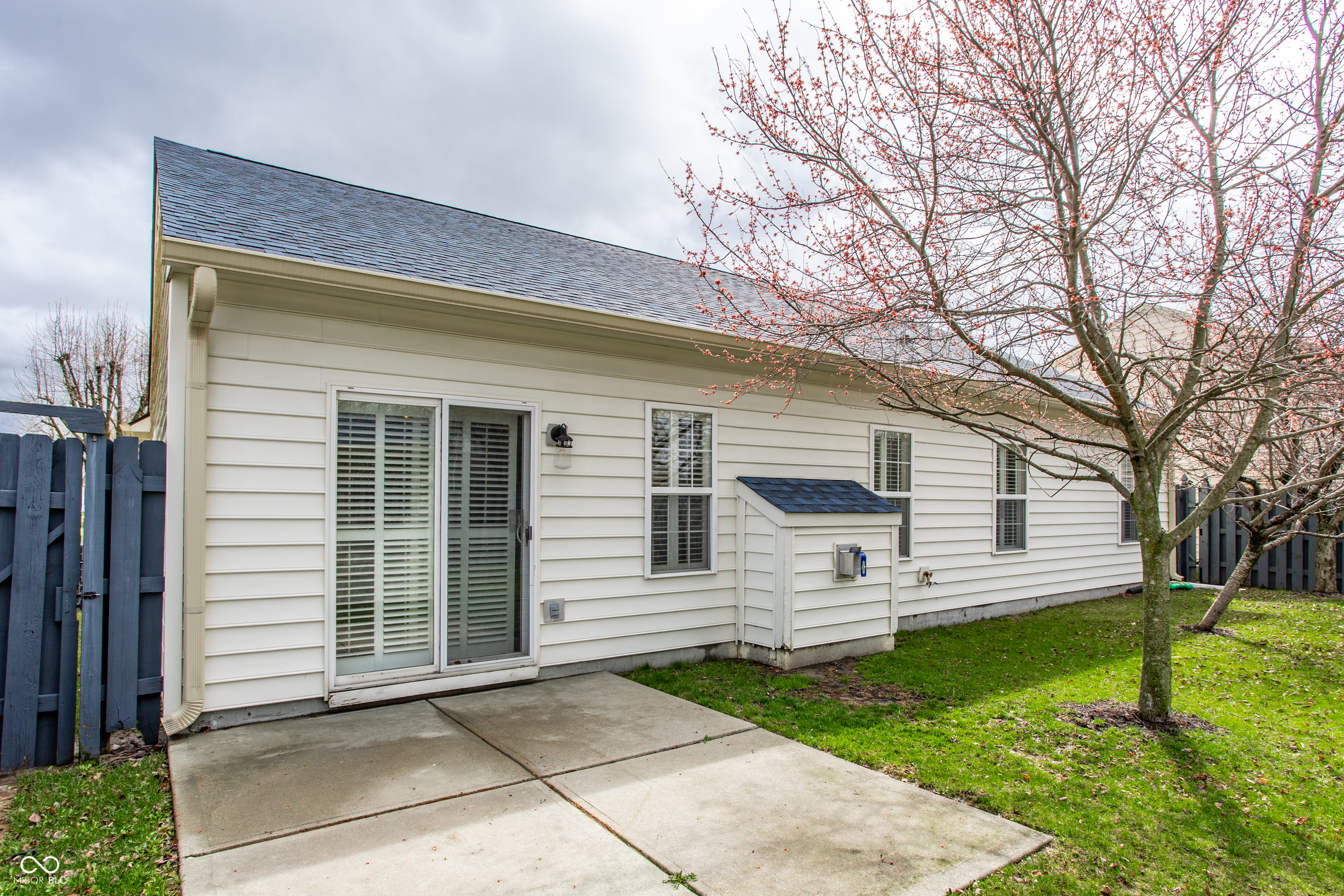 8122 Sand Ridge Circle