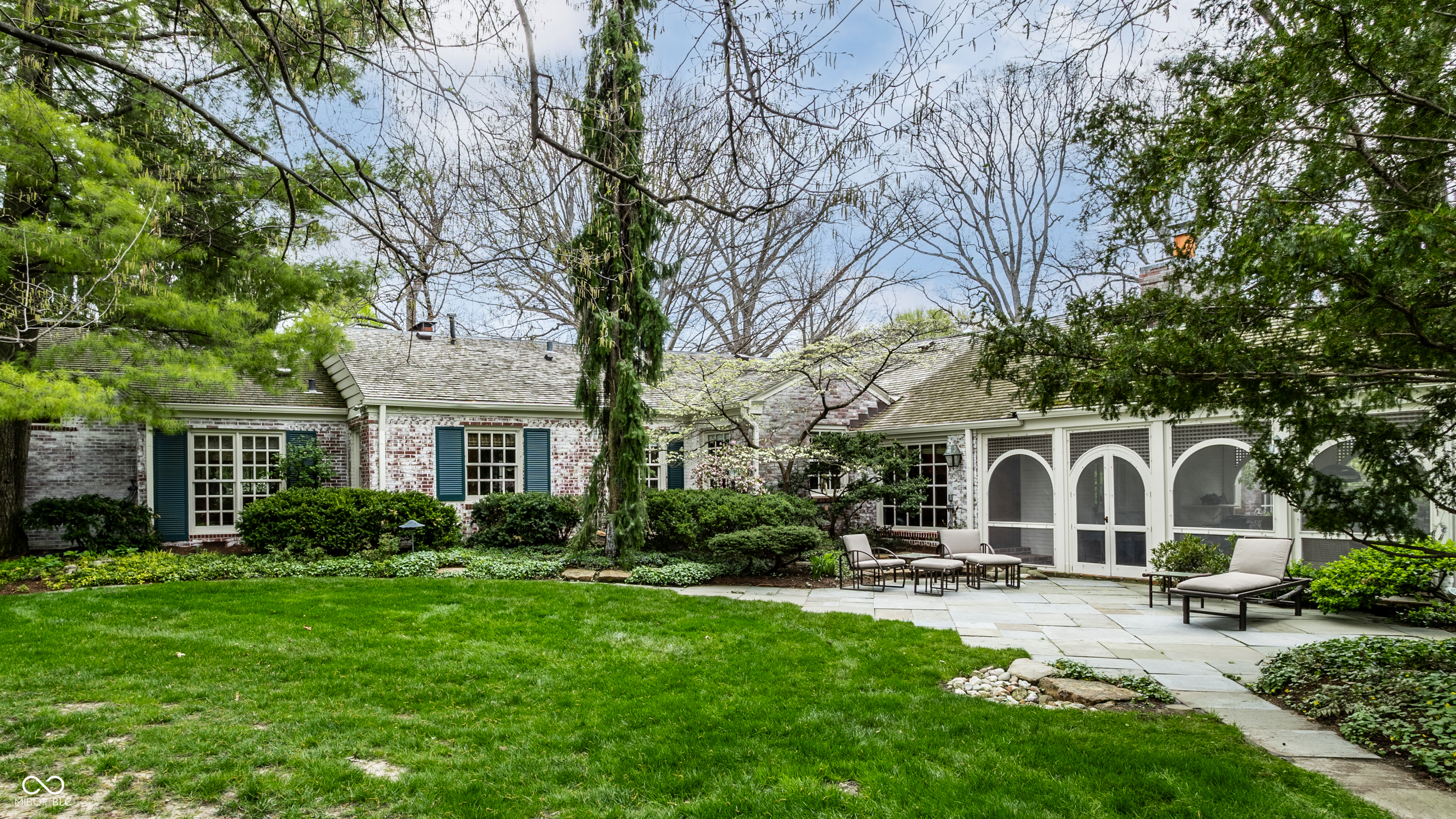 7440 N Illinois Street