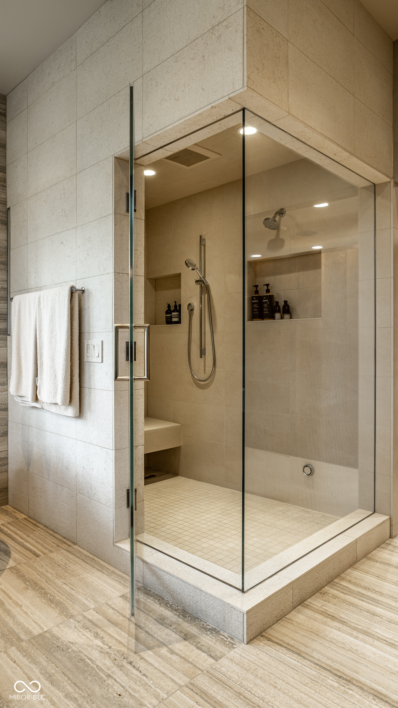 7440 N Illinois Street