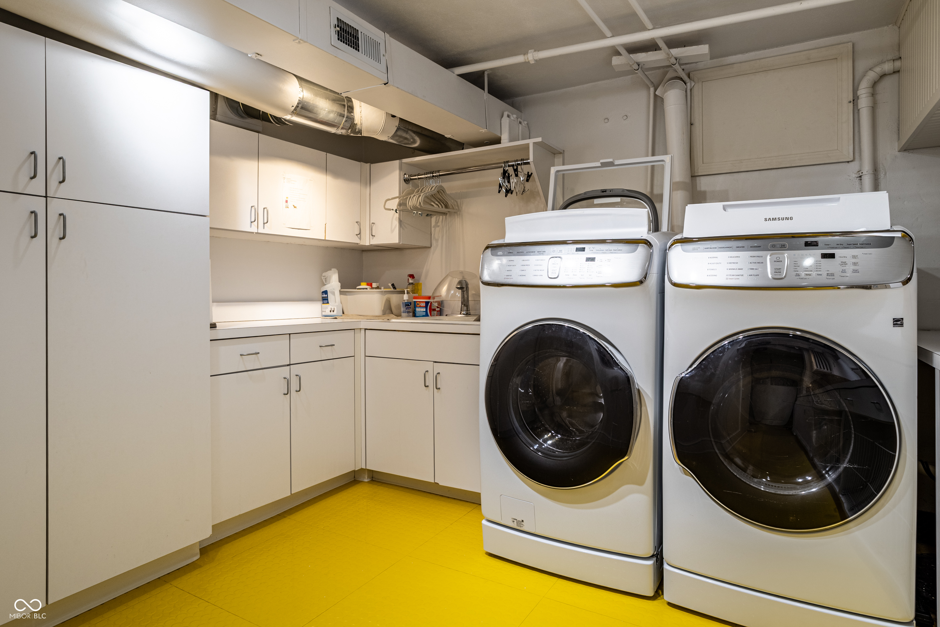 7440 N Illinois Street