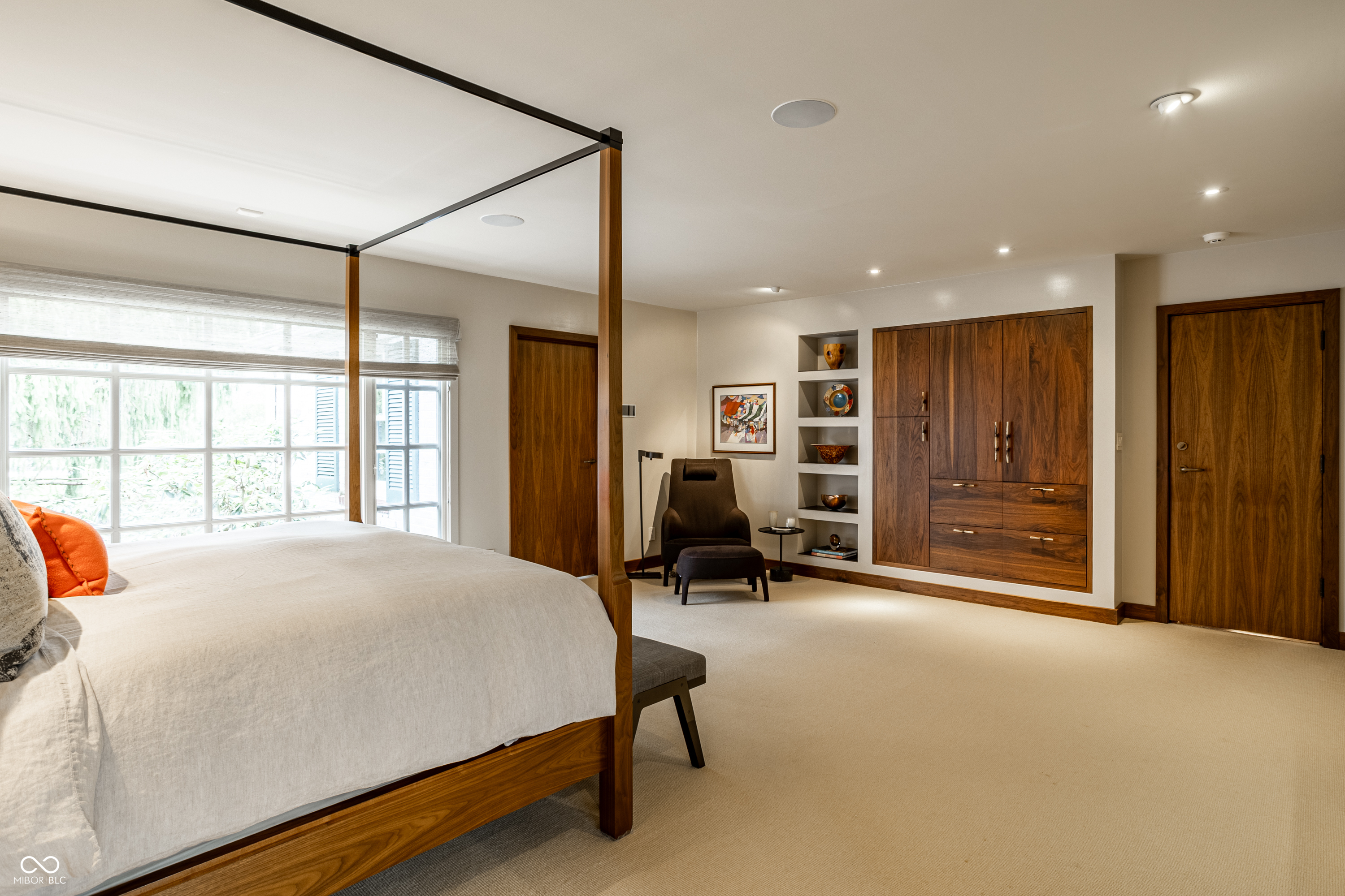 7440 N Illinois Street