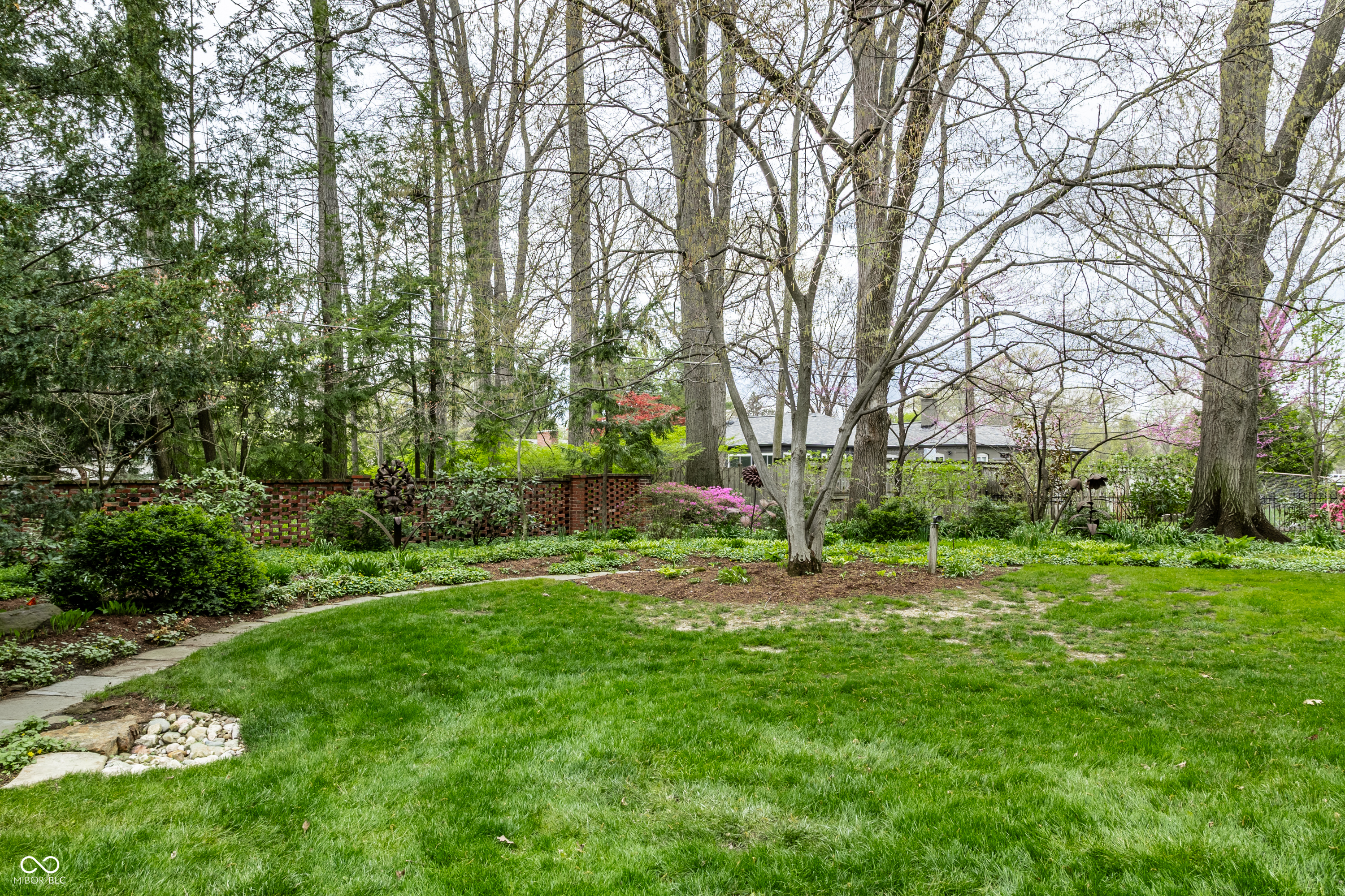 7440 N Illinois Street