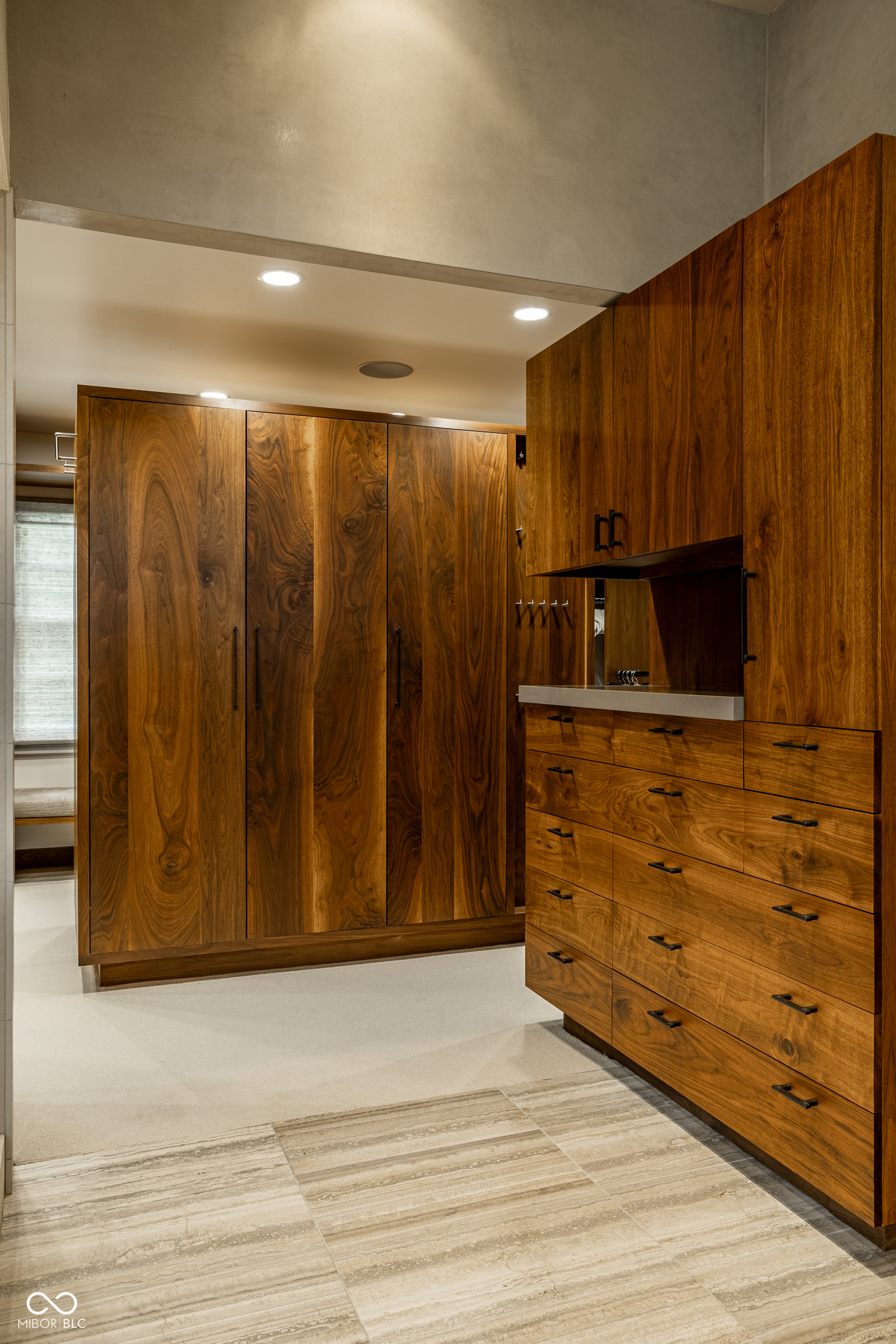 7440 N Illinois Street