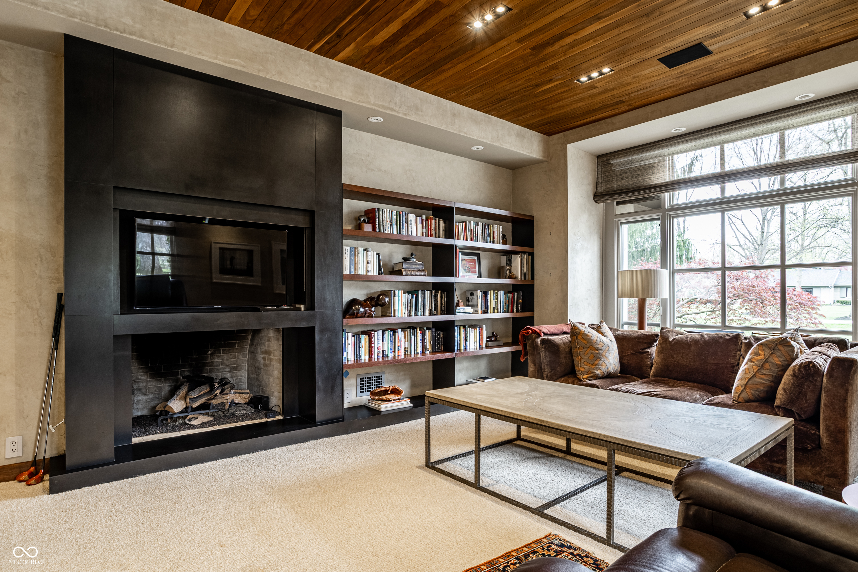 7440 N Illinois Street