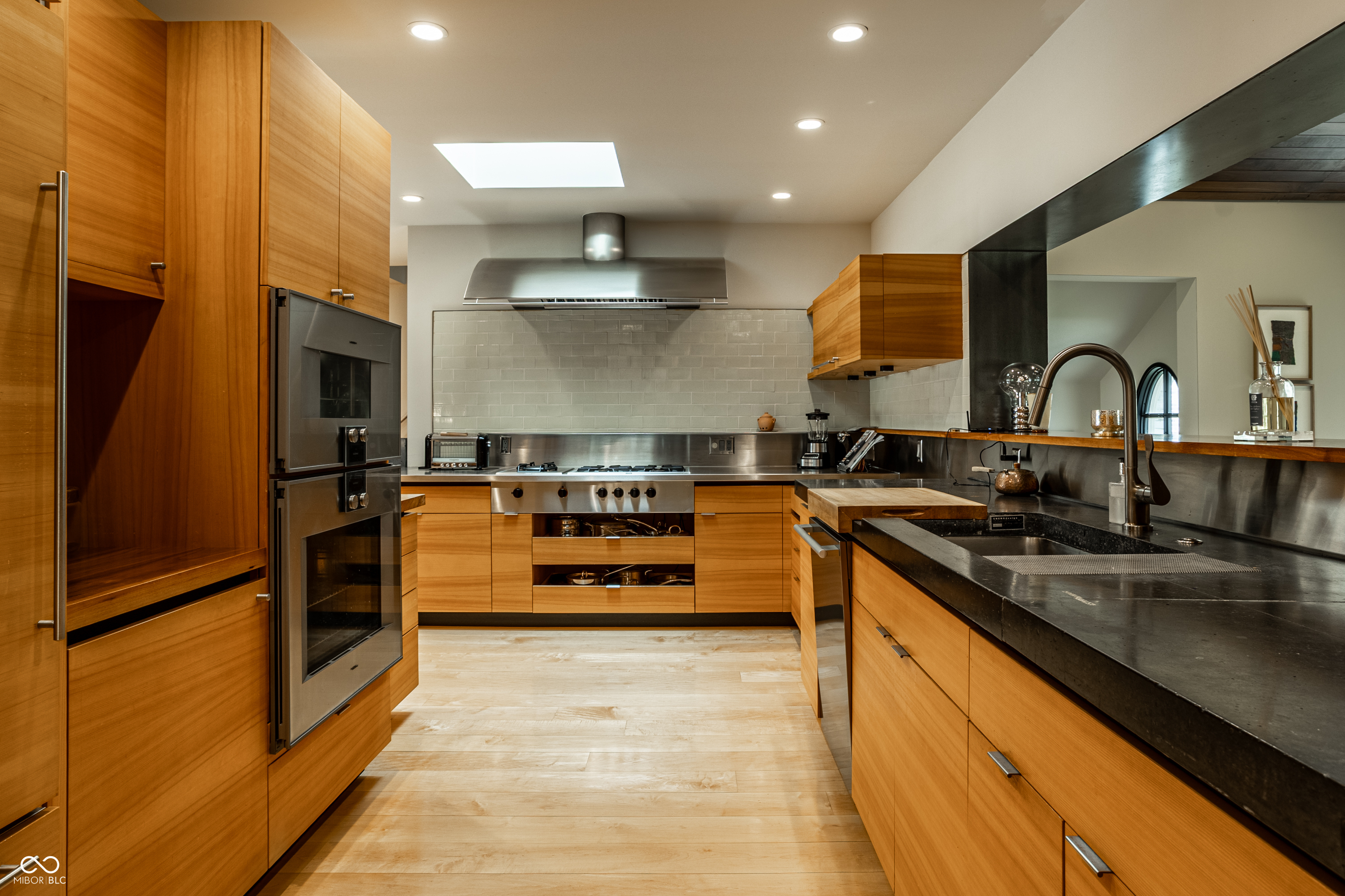 7440 N Illinois Street