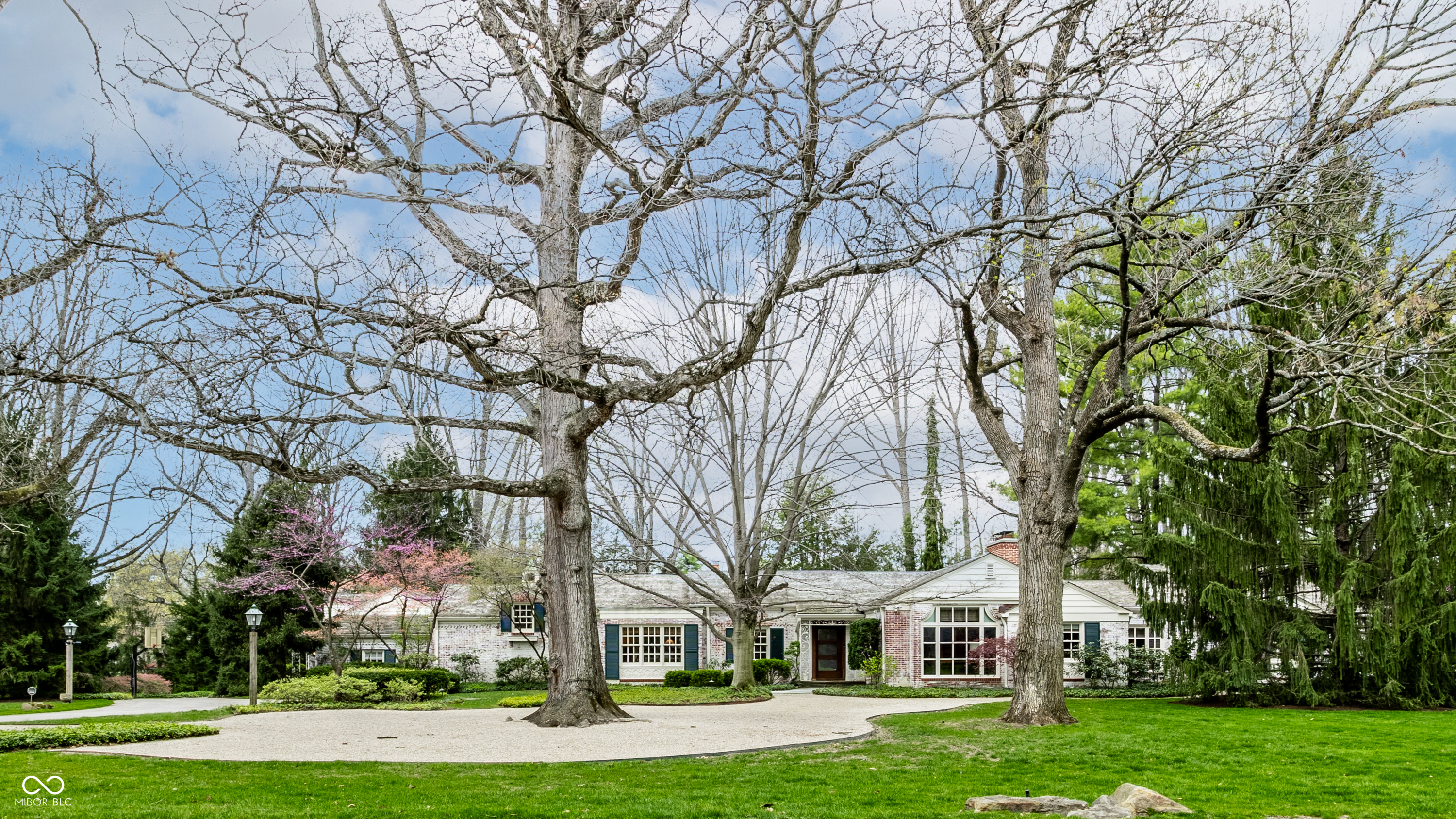 7440 N Illinois Street