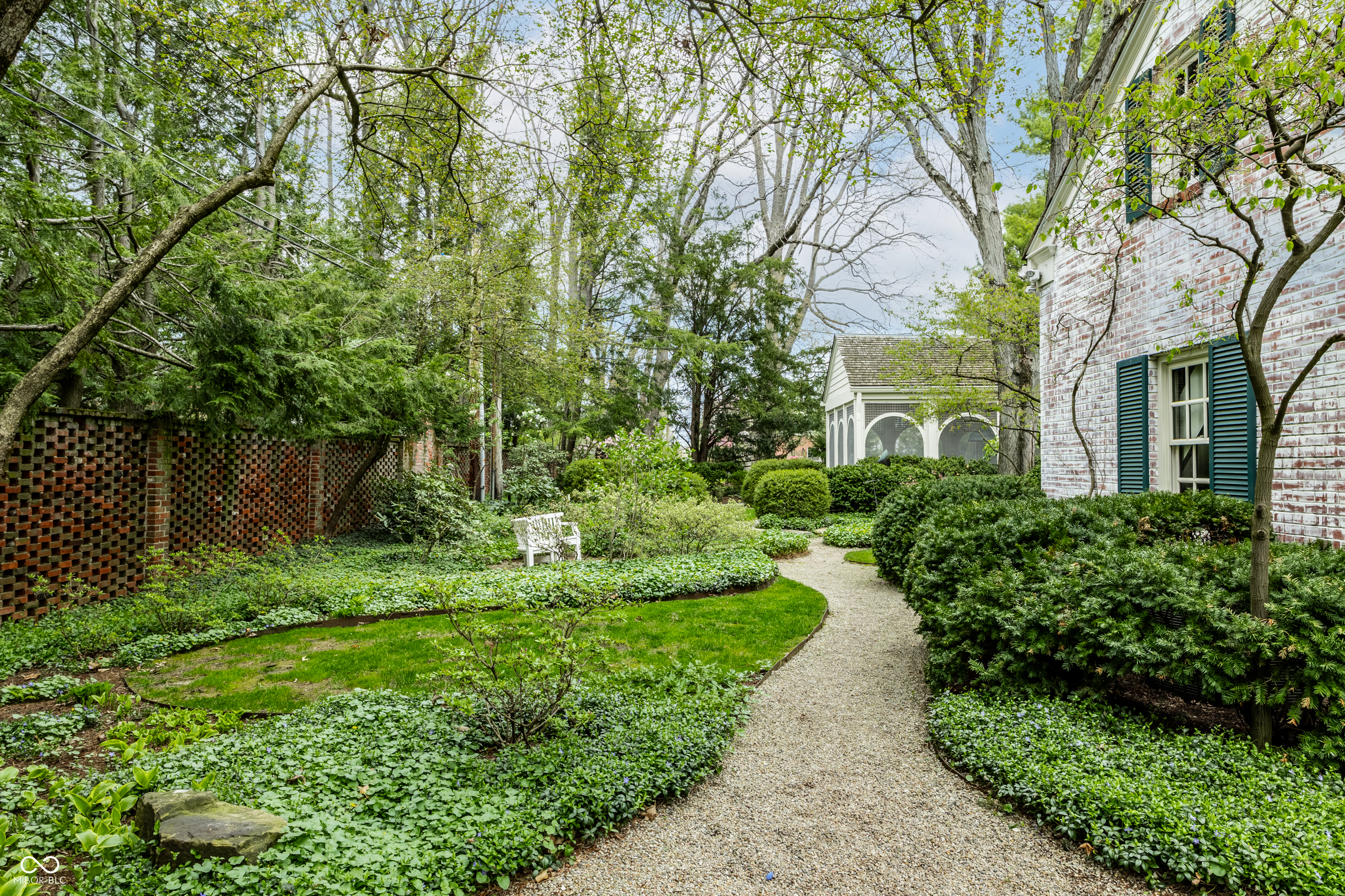 7440 N Illinois Street