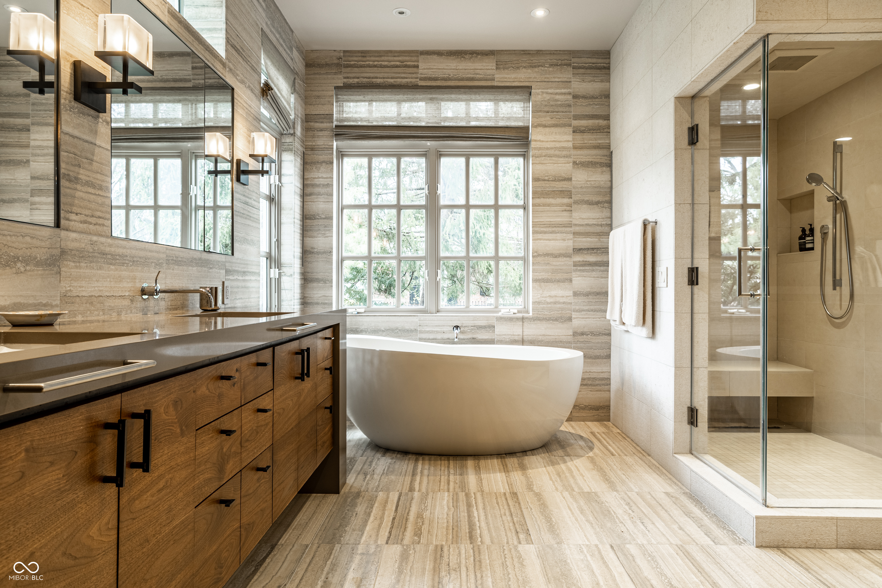 7440 N Illinois Street