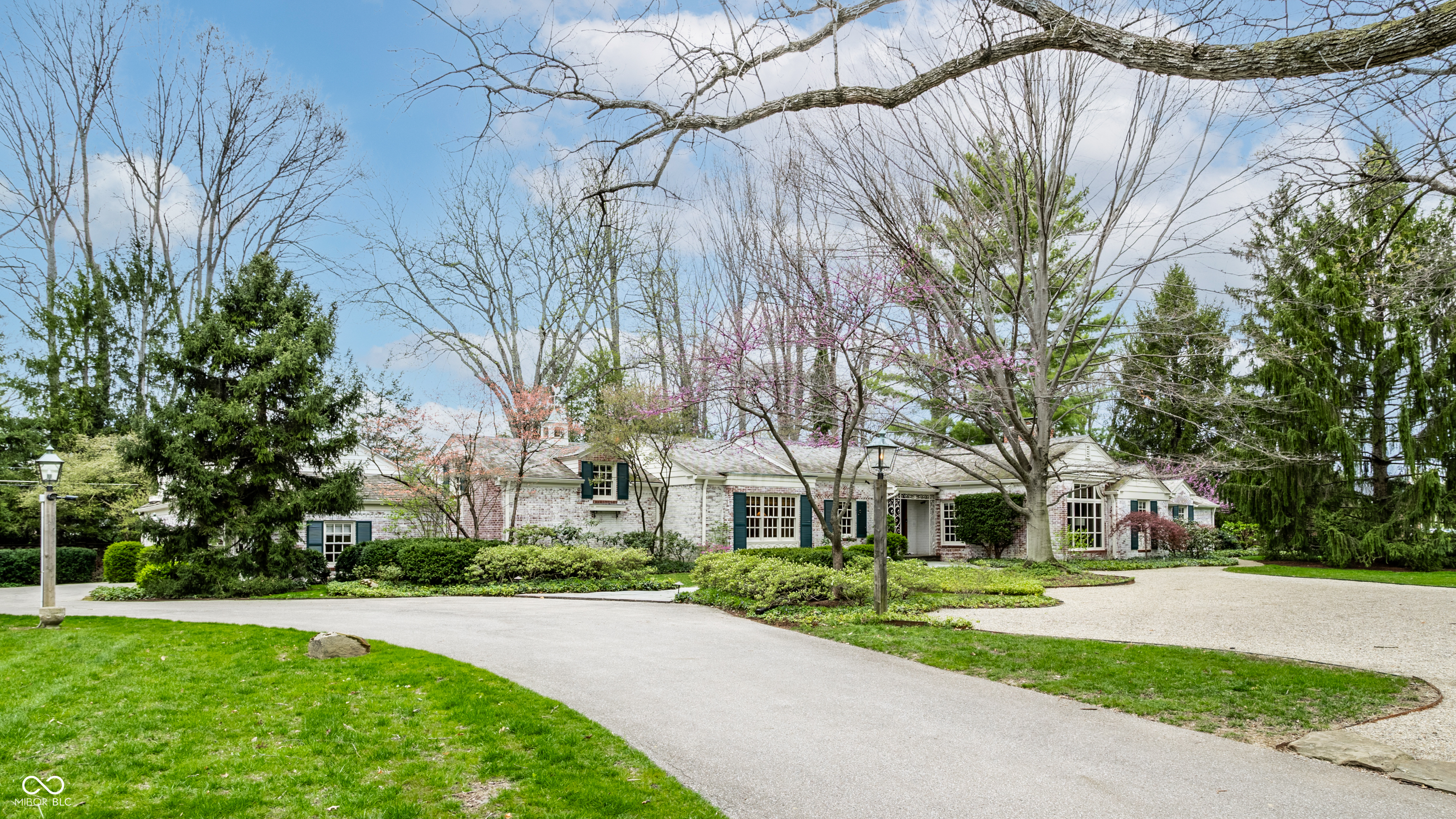 7440 N Illinois Street