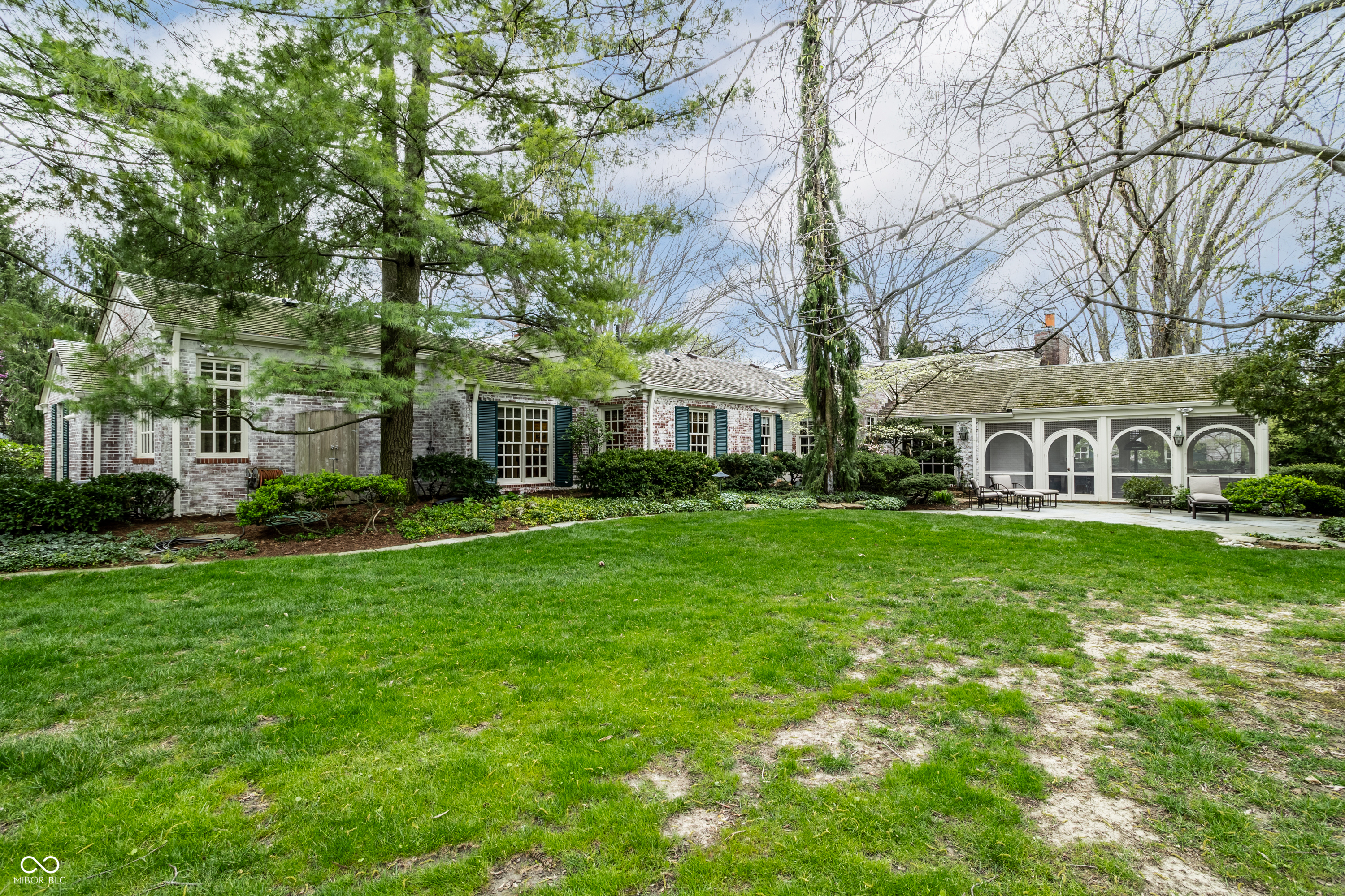 7440 N Illinois Street