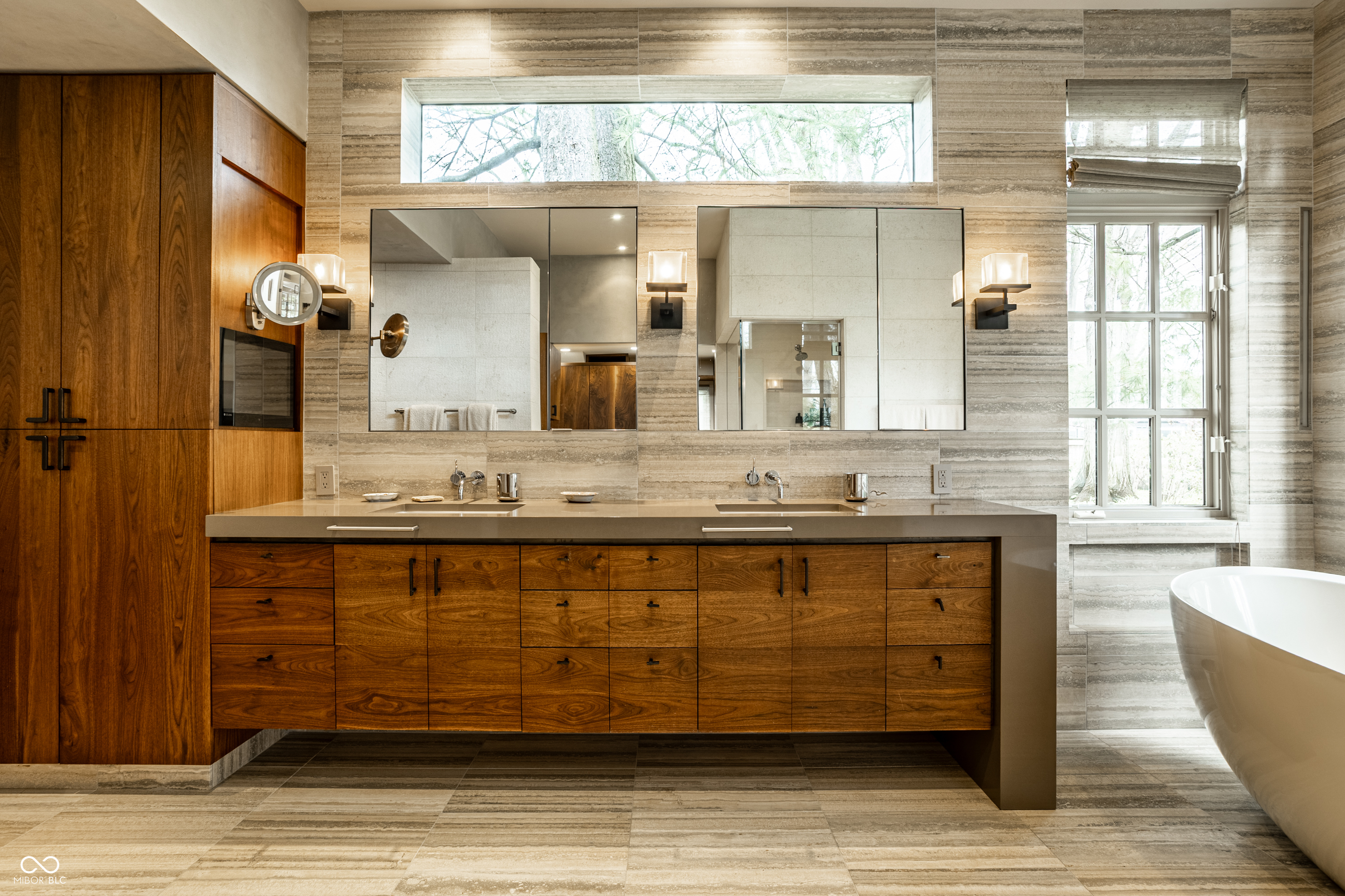 7440 N Illinois Street