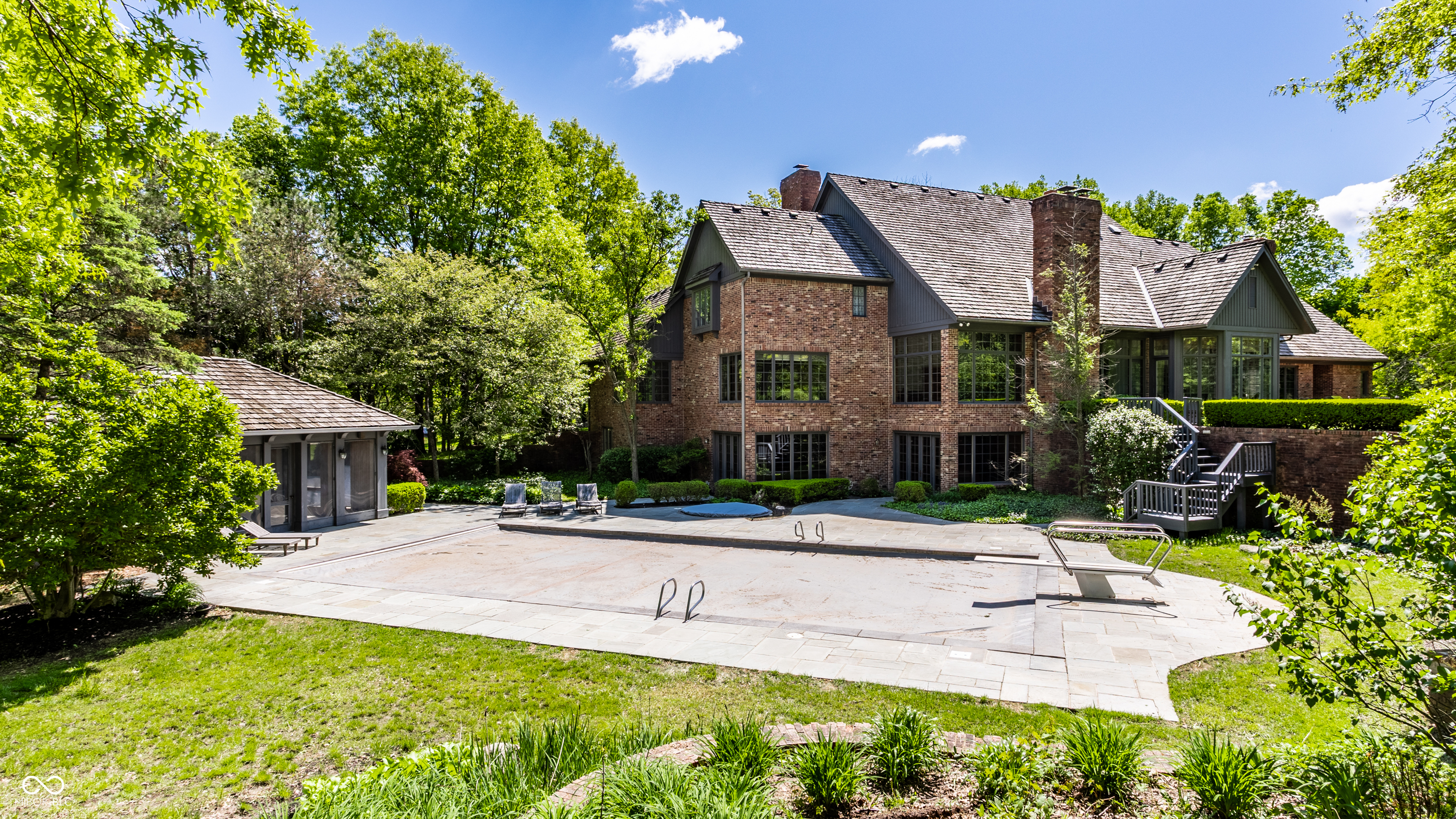14300 Oakbrook Court