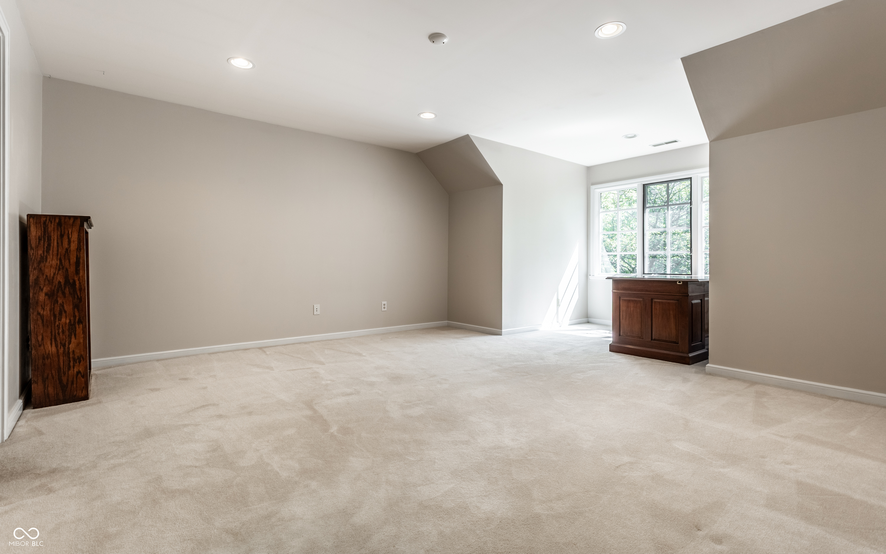 14300 Oakbrook Court