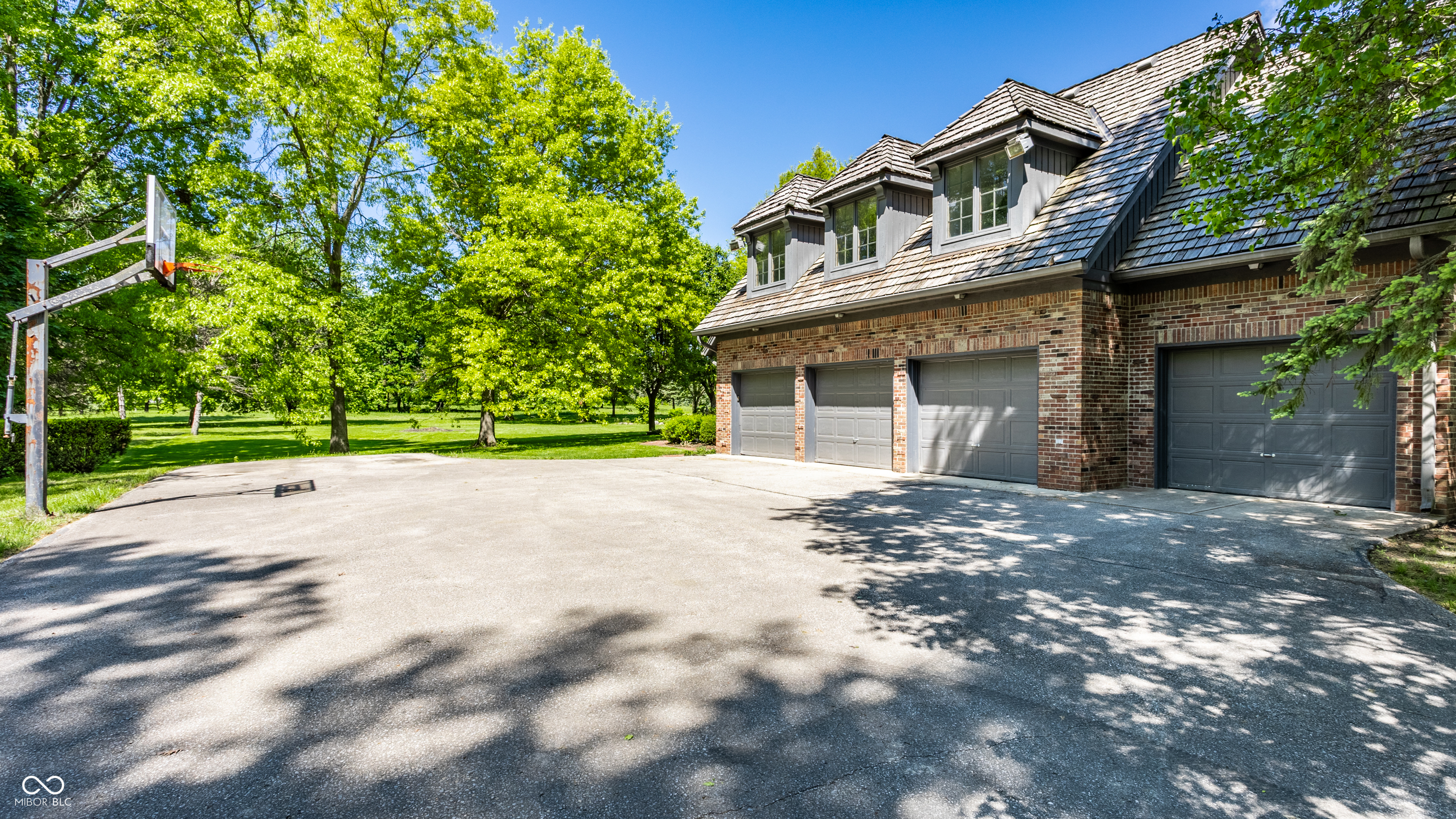14300 Oakbrook Court