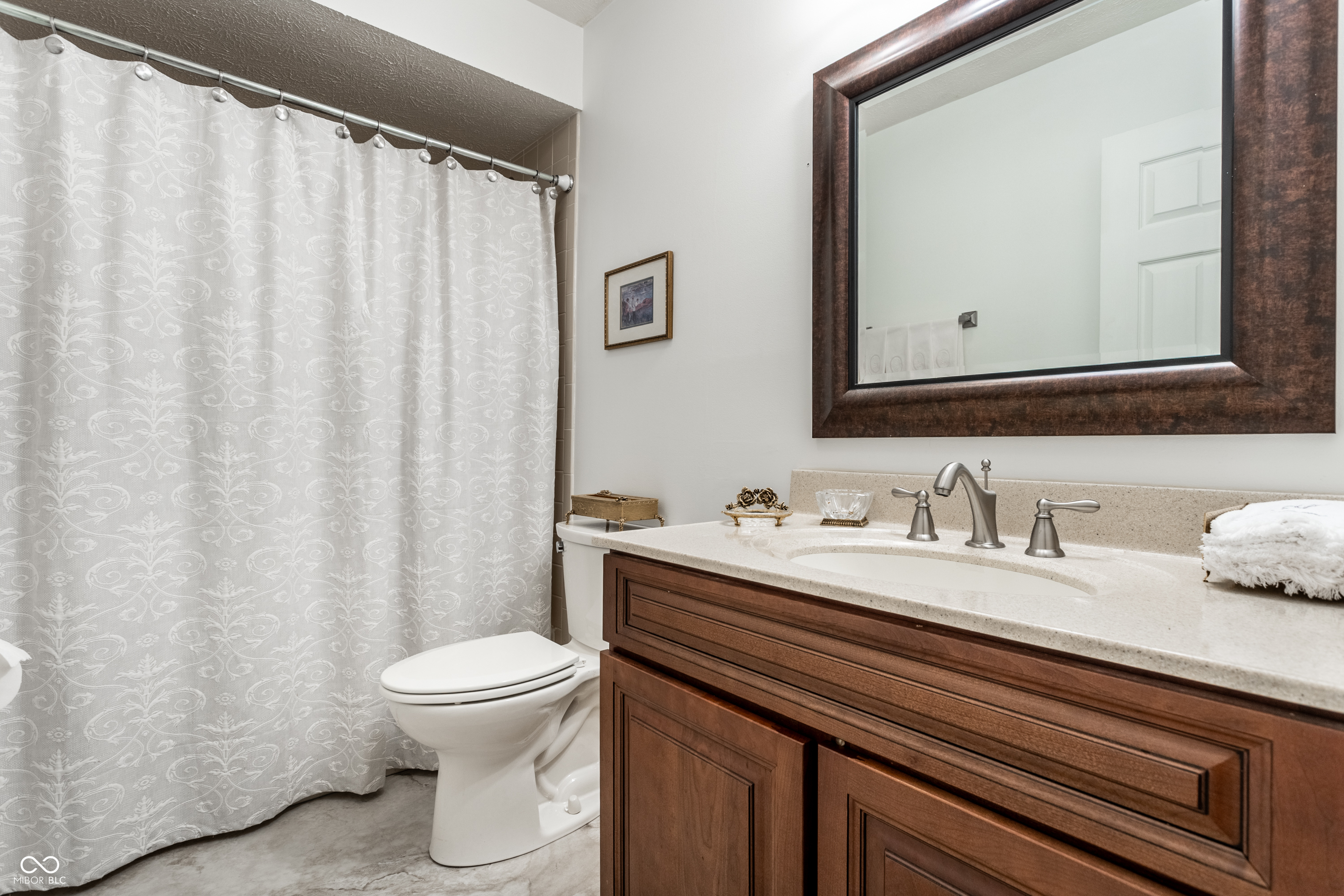7853 Clearwater Parkway