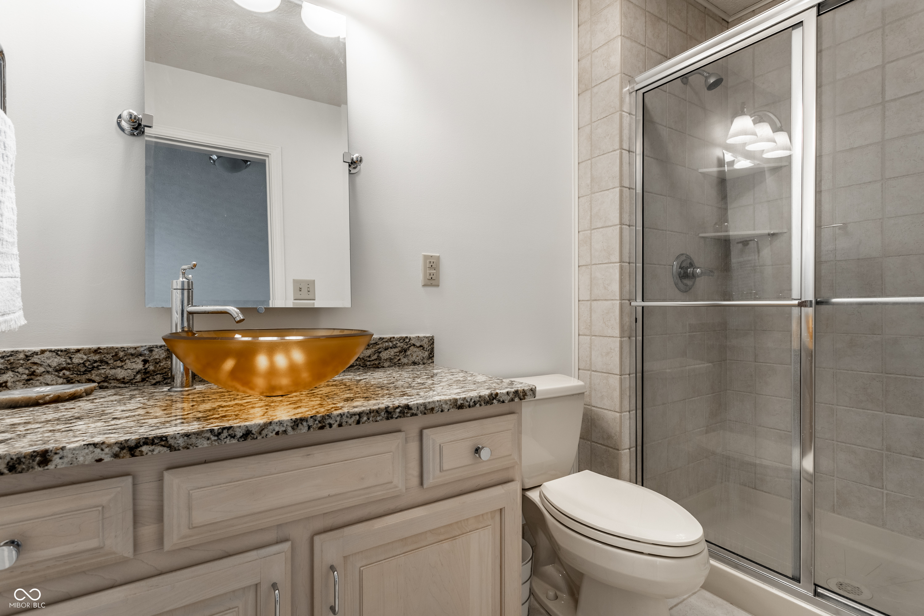 7853 Clearwater Parkway