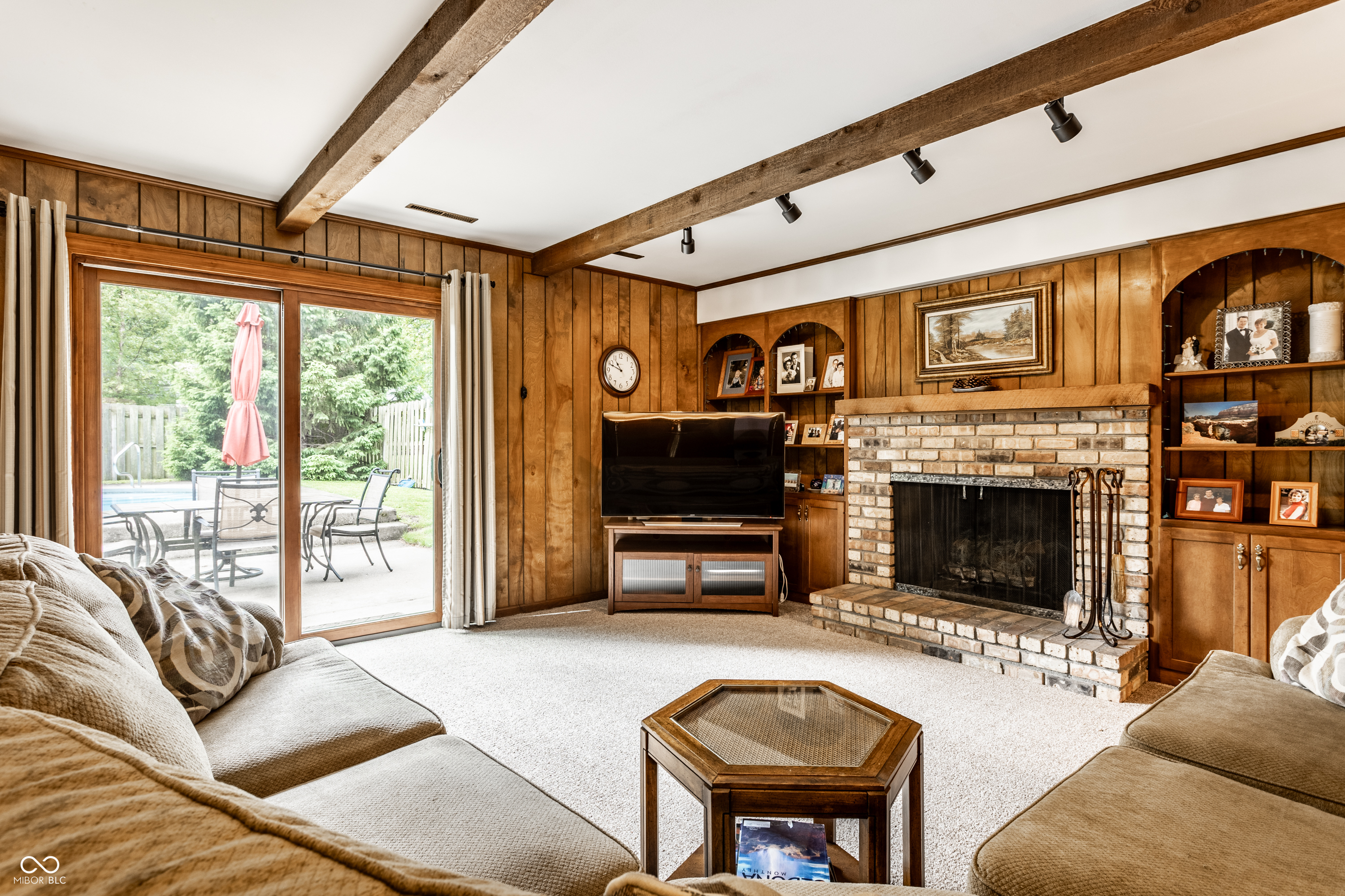 3229 E 69th Street