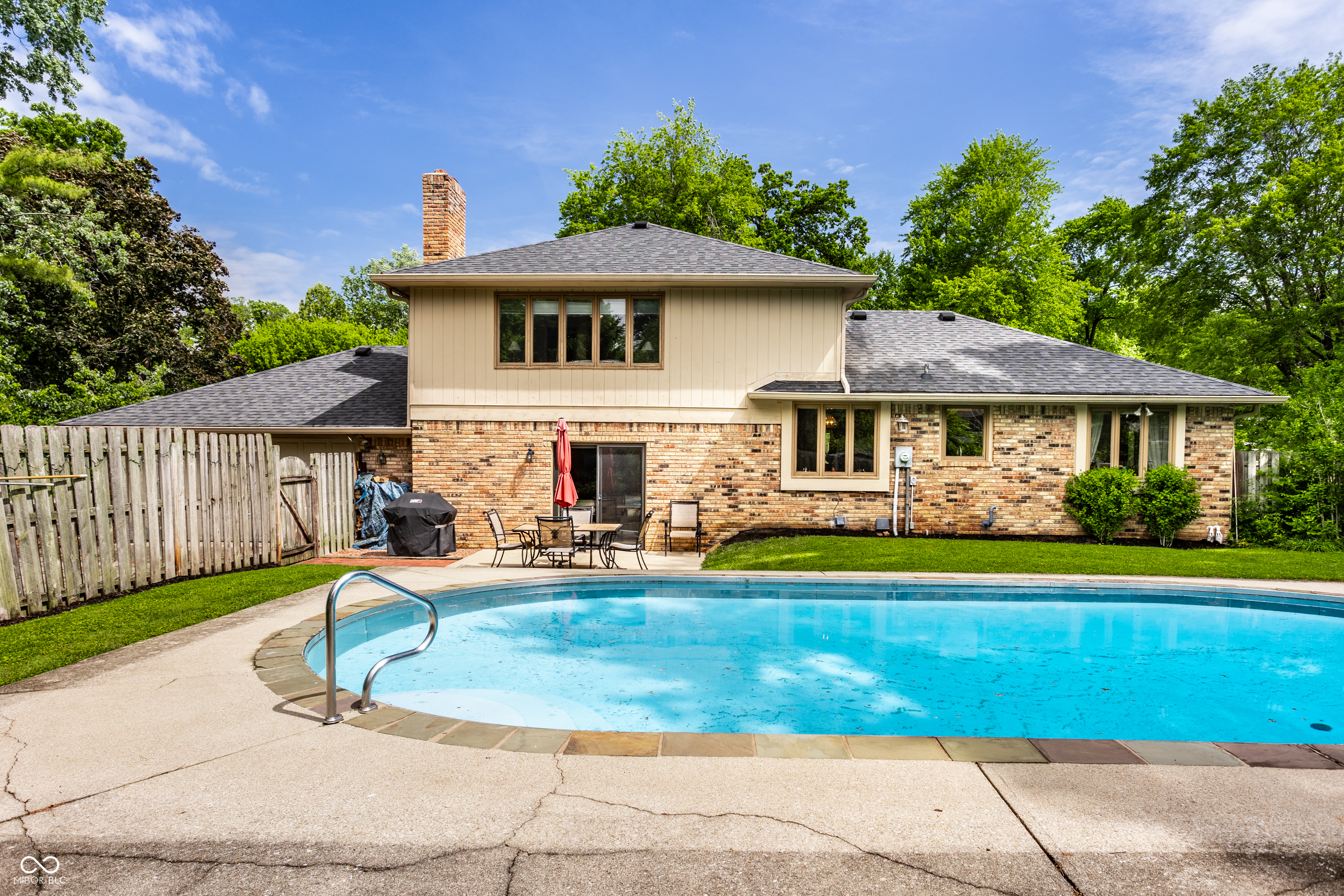 3229 E 69th Street