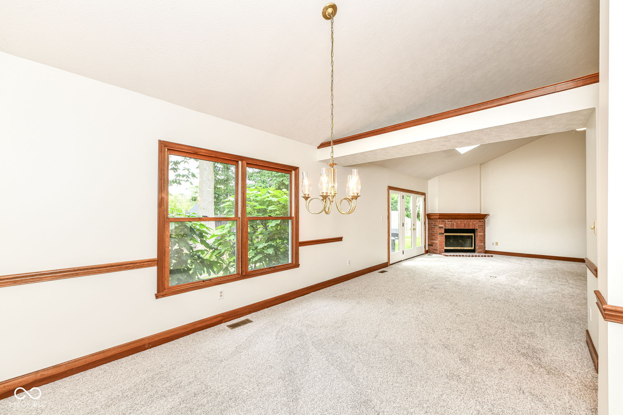 13764 Roswell Drive