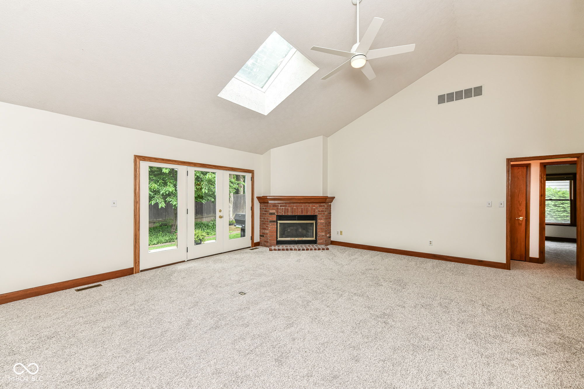 13764 Roswell Drive