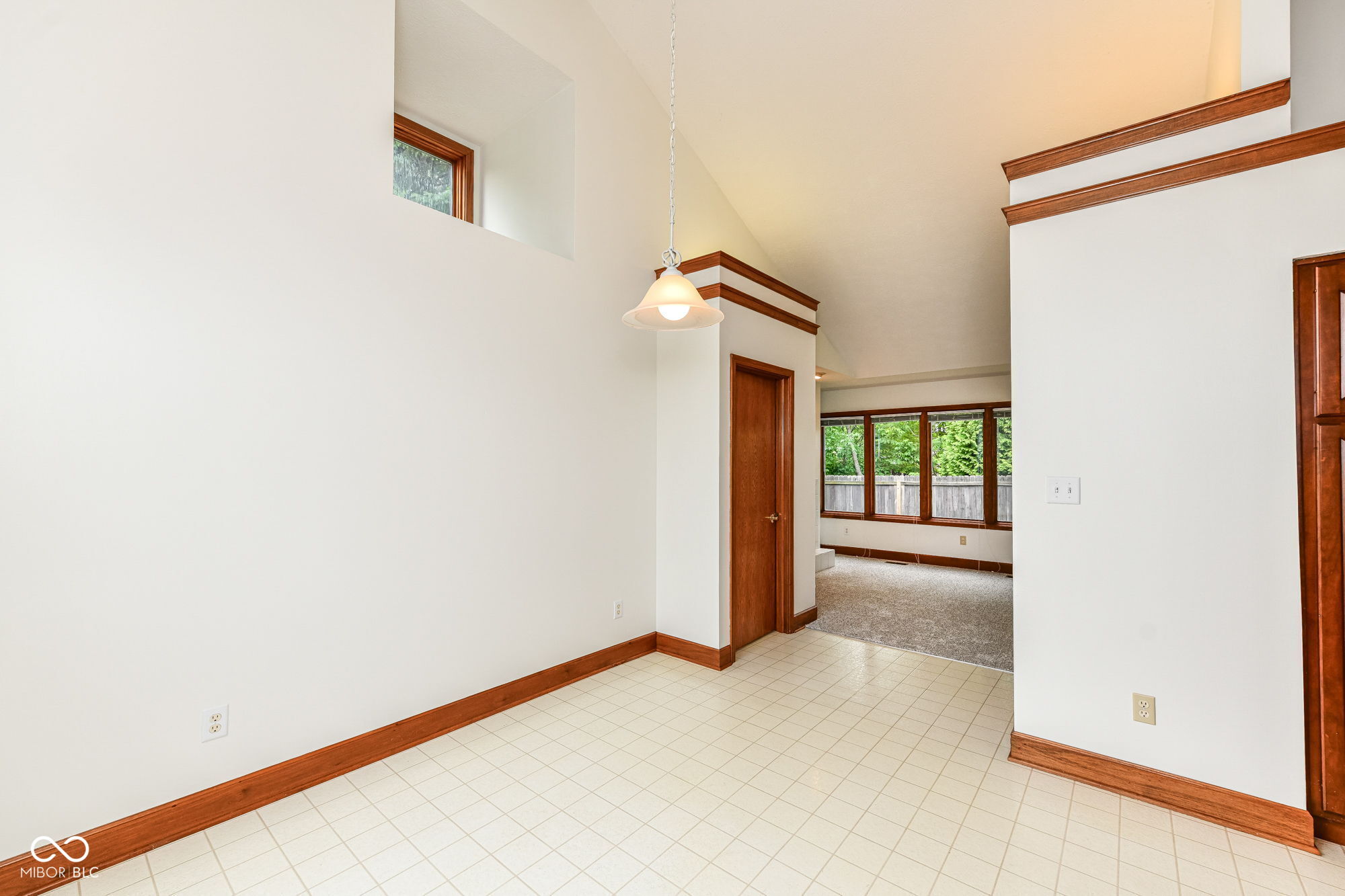 13764 Roswell Drive