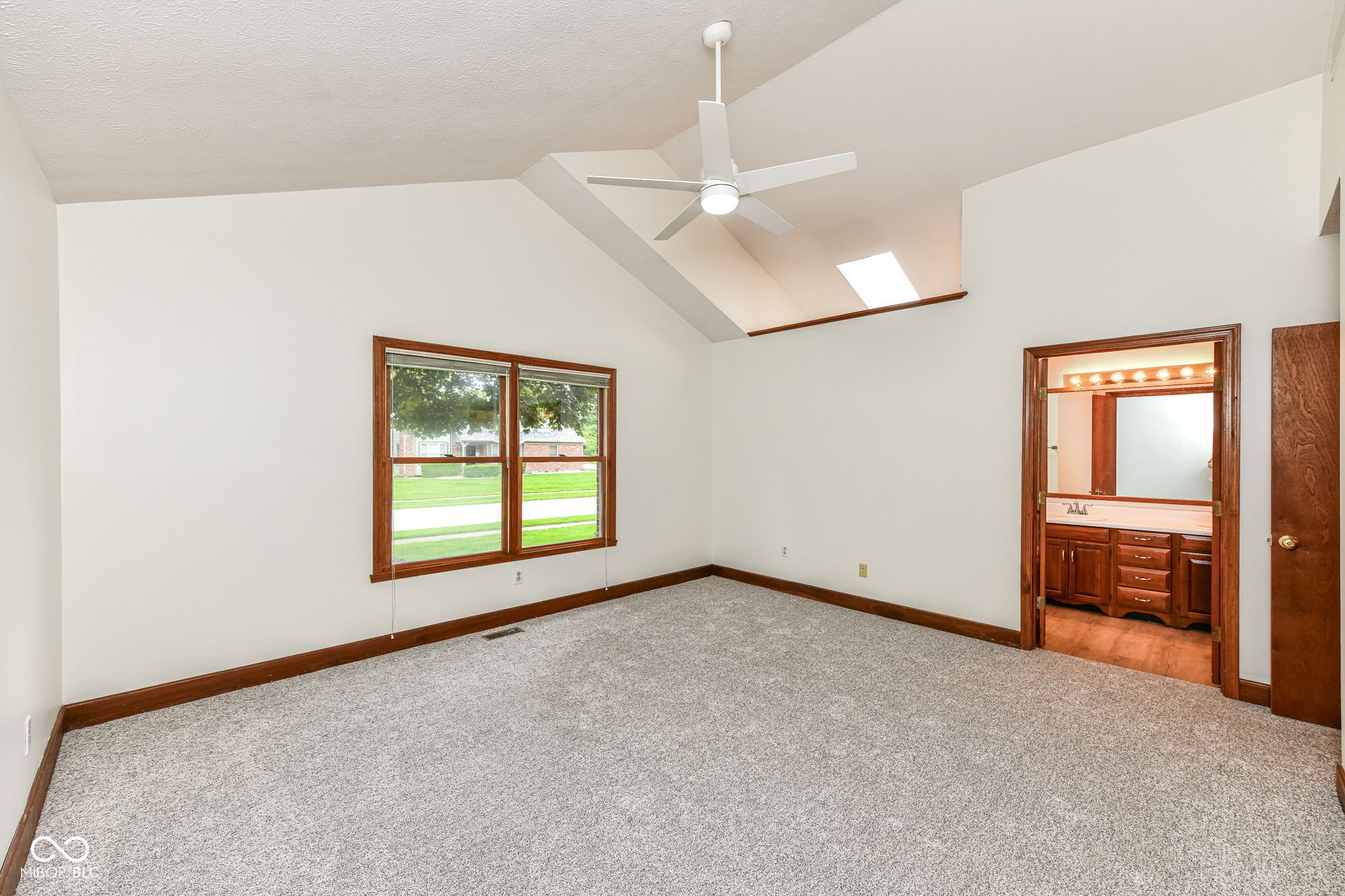 13764 Roswell Drive