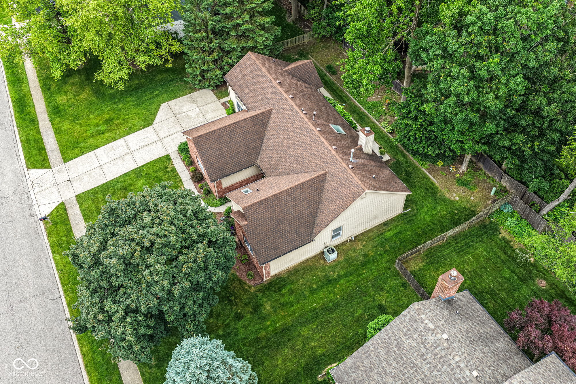 13764 Roswell Drive