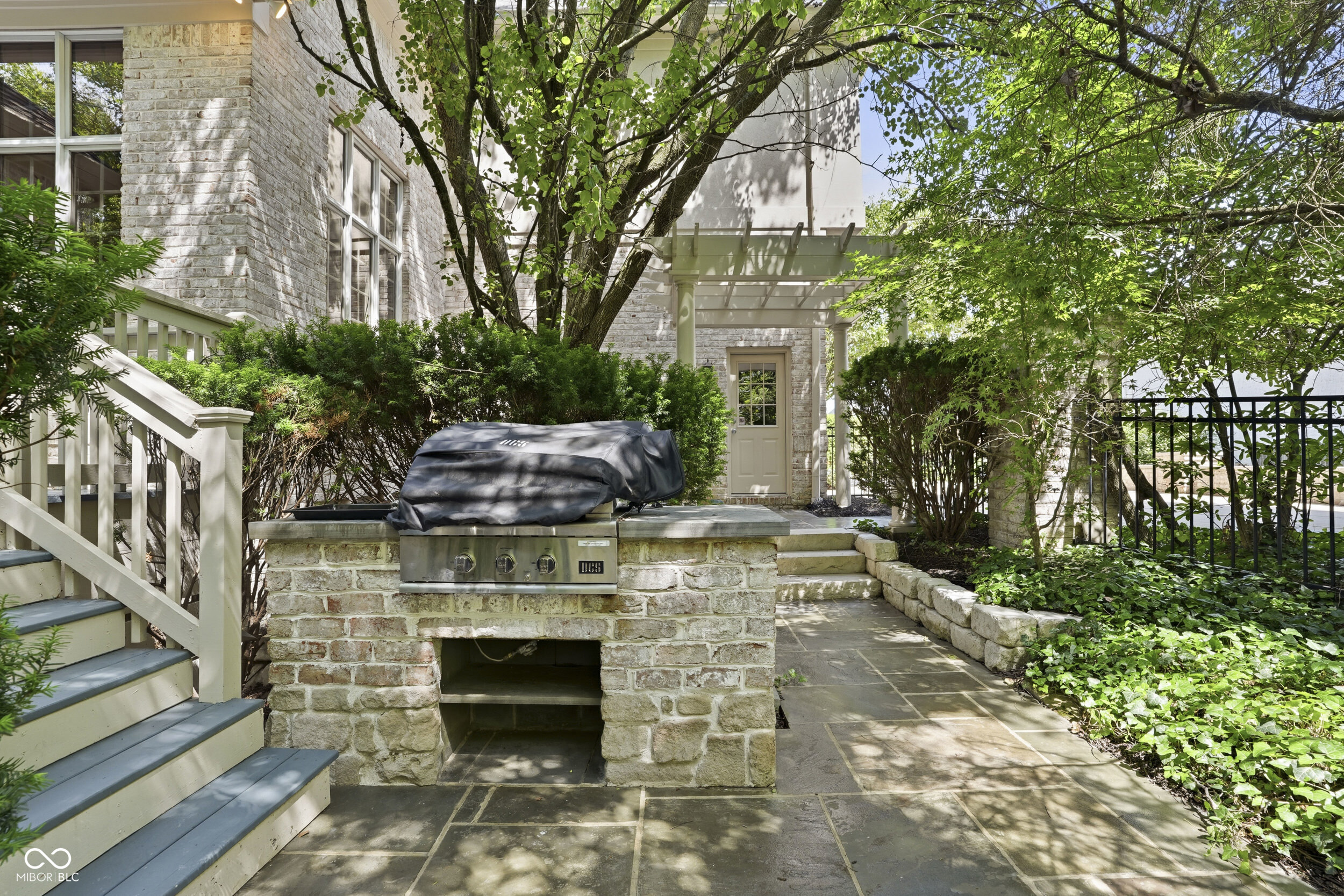 10500 Bishop Circle