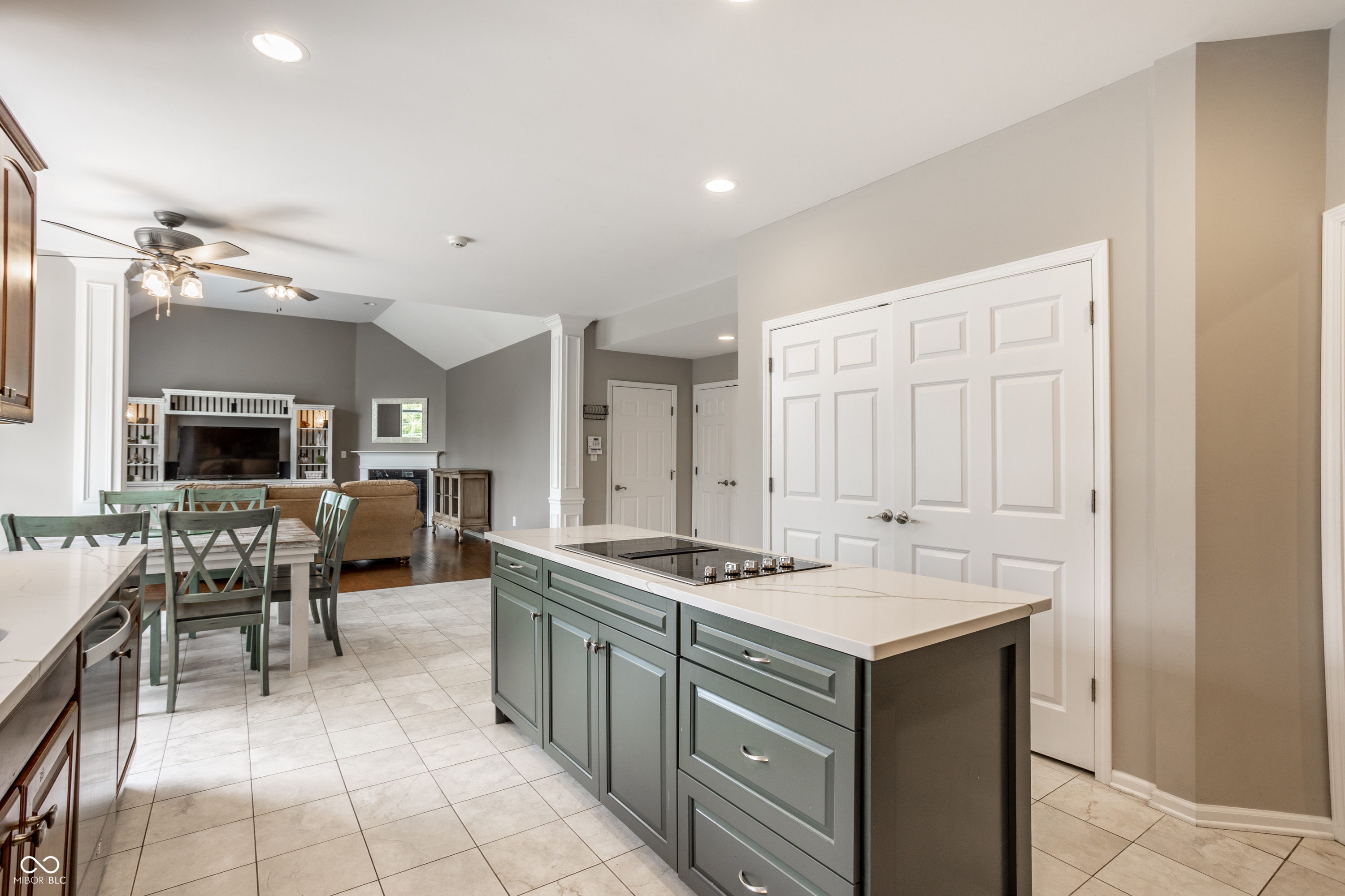 13673 Shorecove Court
