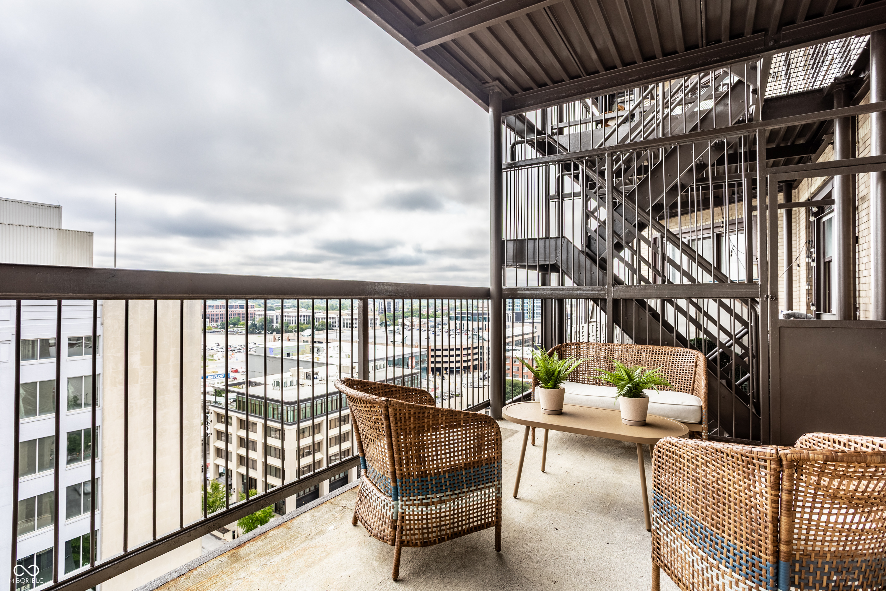110 E Washington Street Unit: # 1402