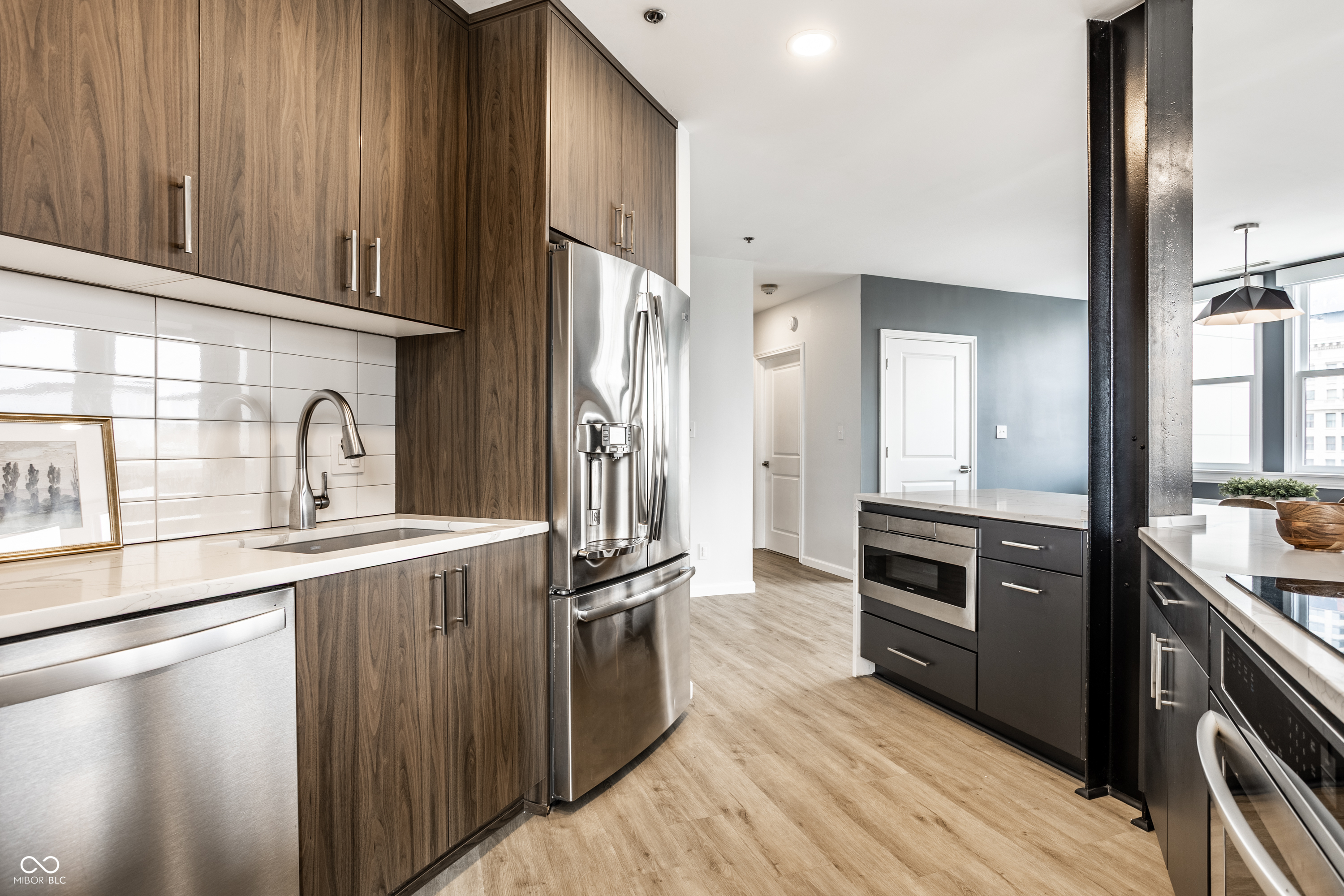 110 E Washington Street Unit: # 1402