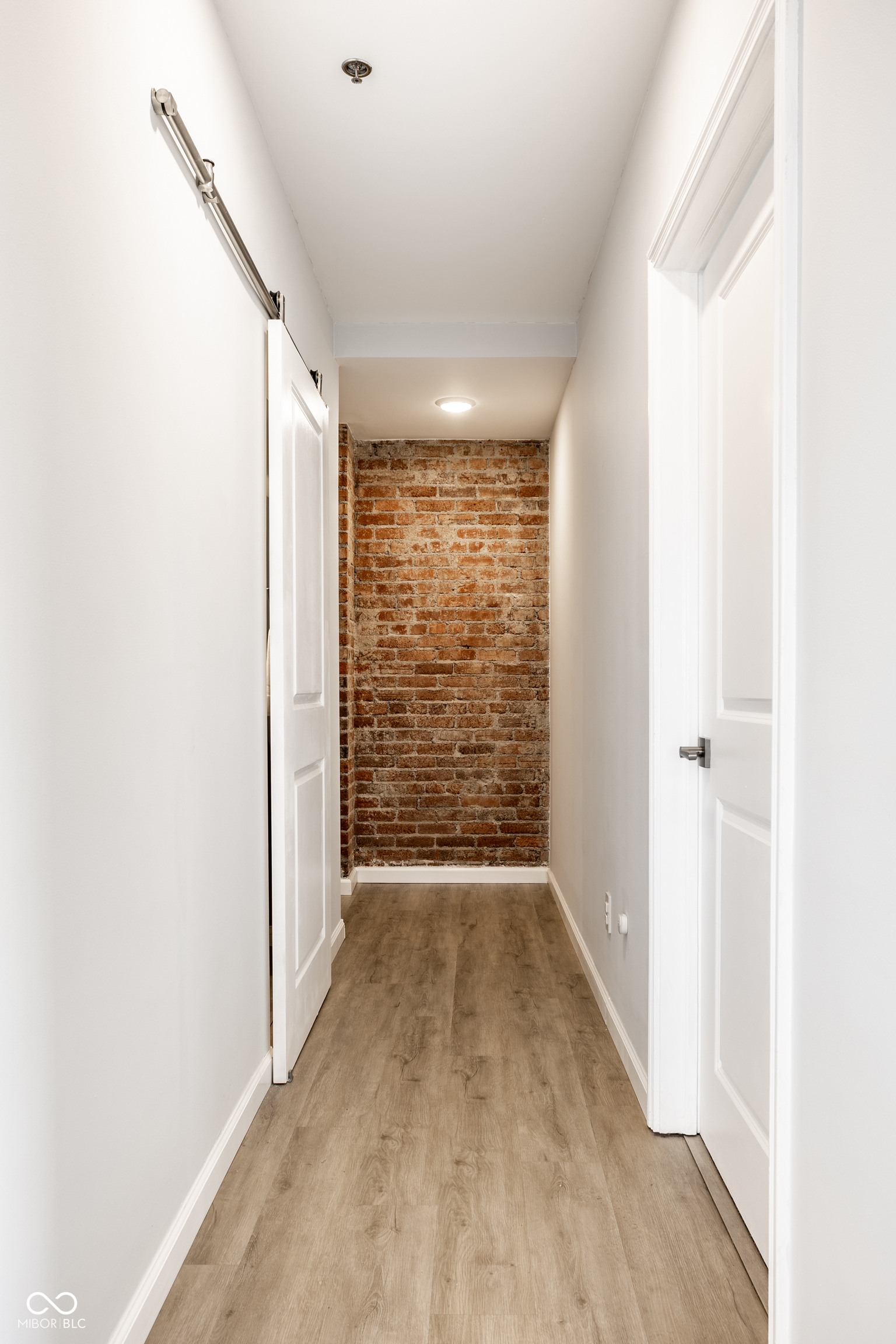 110 E Washington Street Unit: # 1402