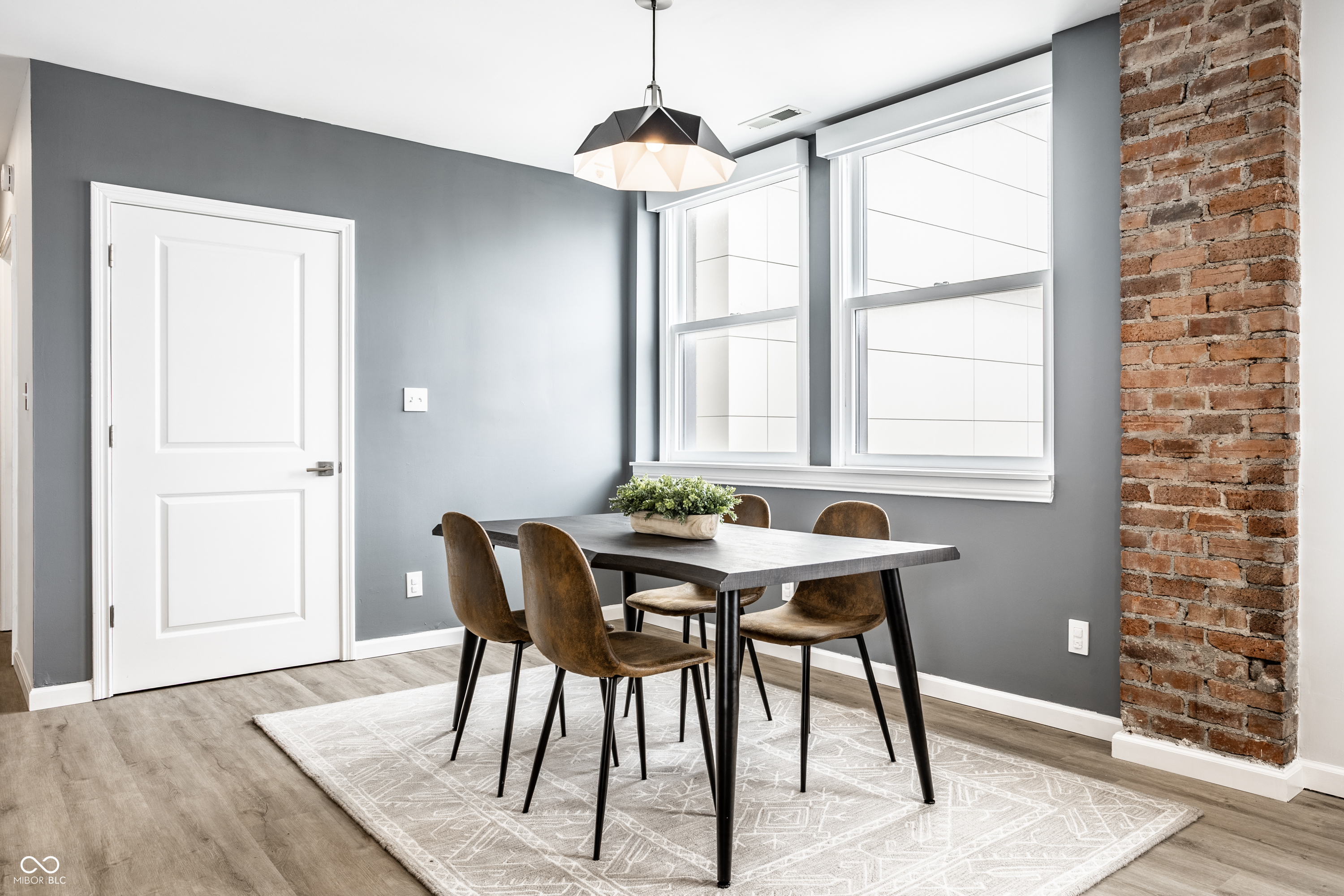 110 E Washington Street Unit: # 1402