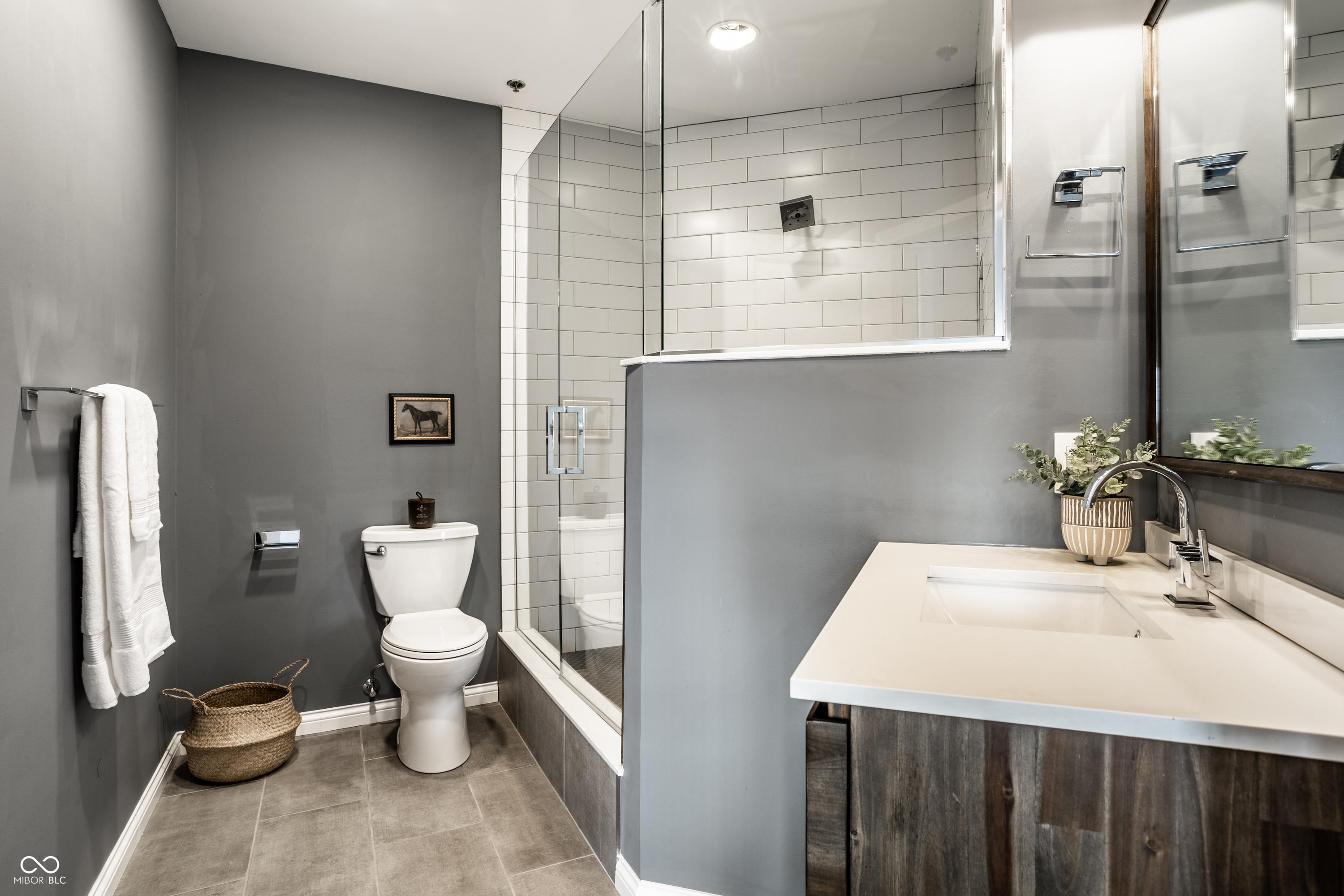 110 E Washington Street Unit: # 1402