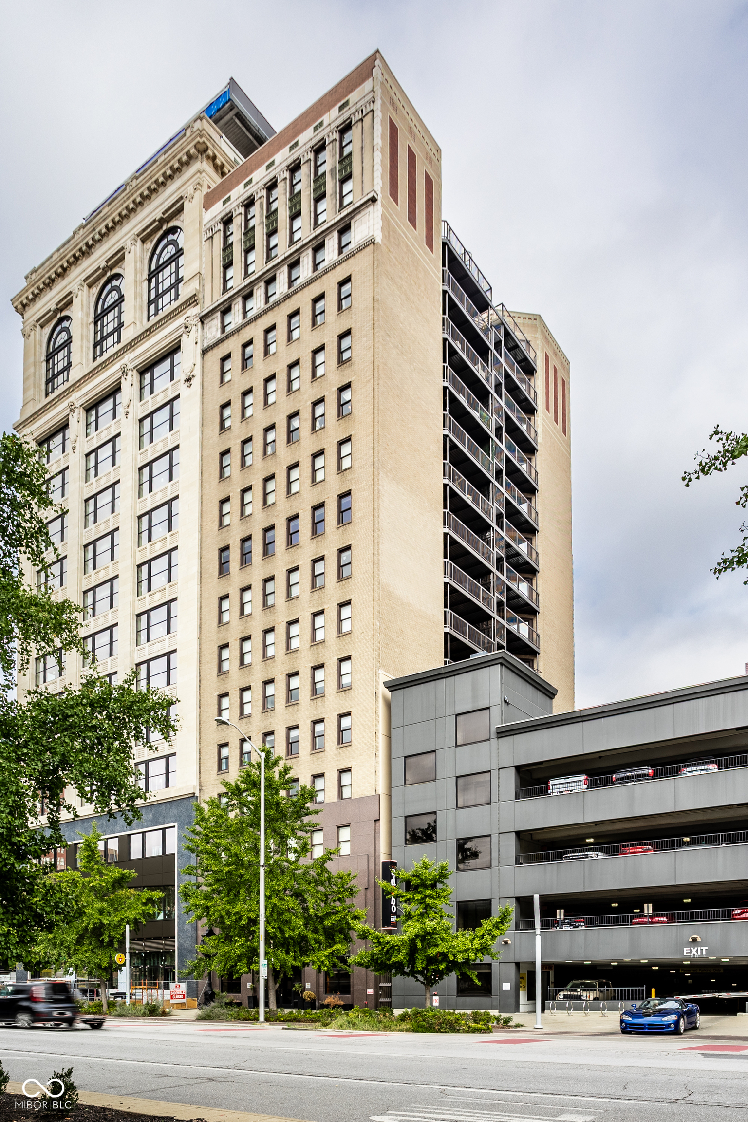 110 E Washington Street Unit: # 1402