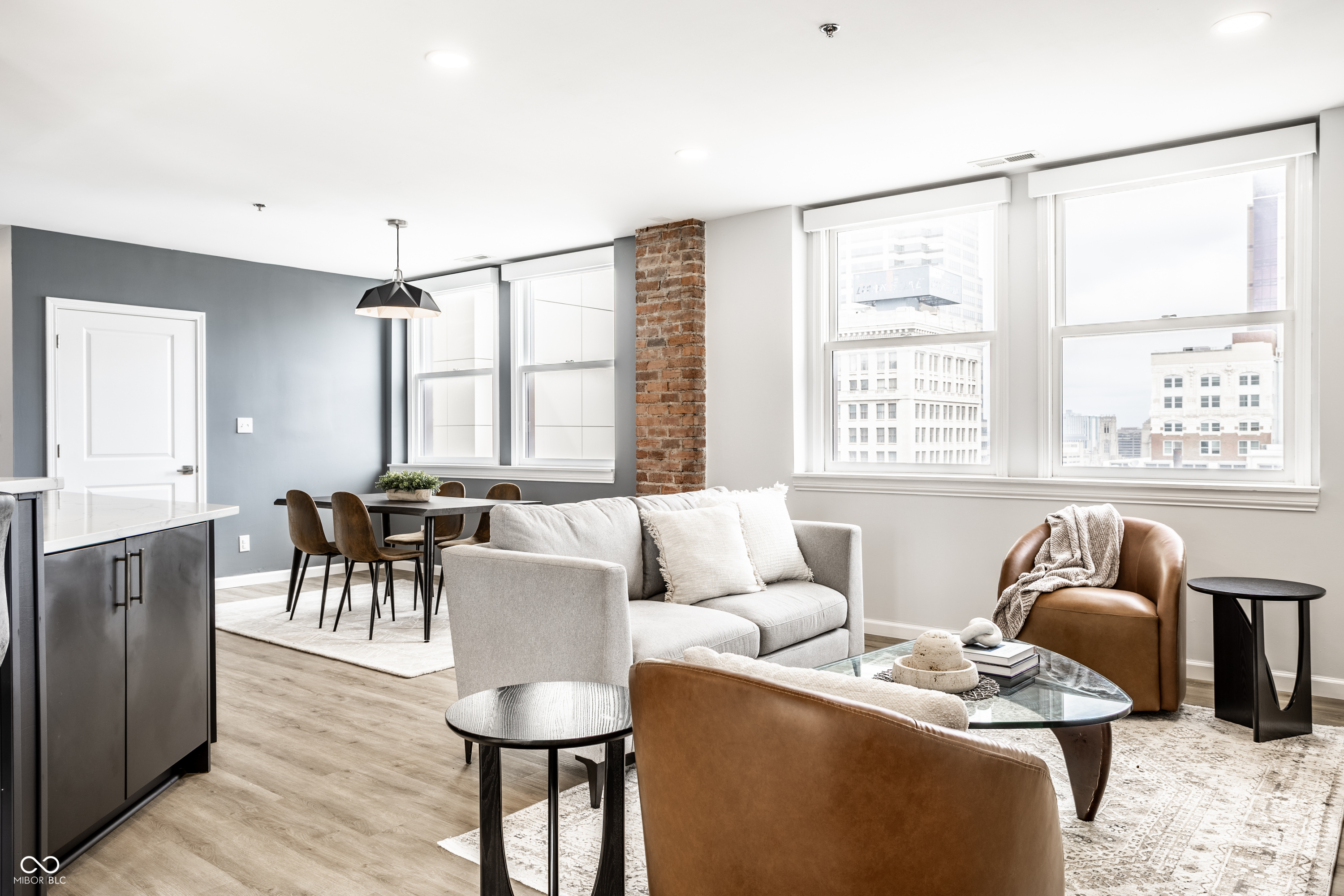 110 E Washington Street Unit: # 1402